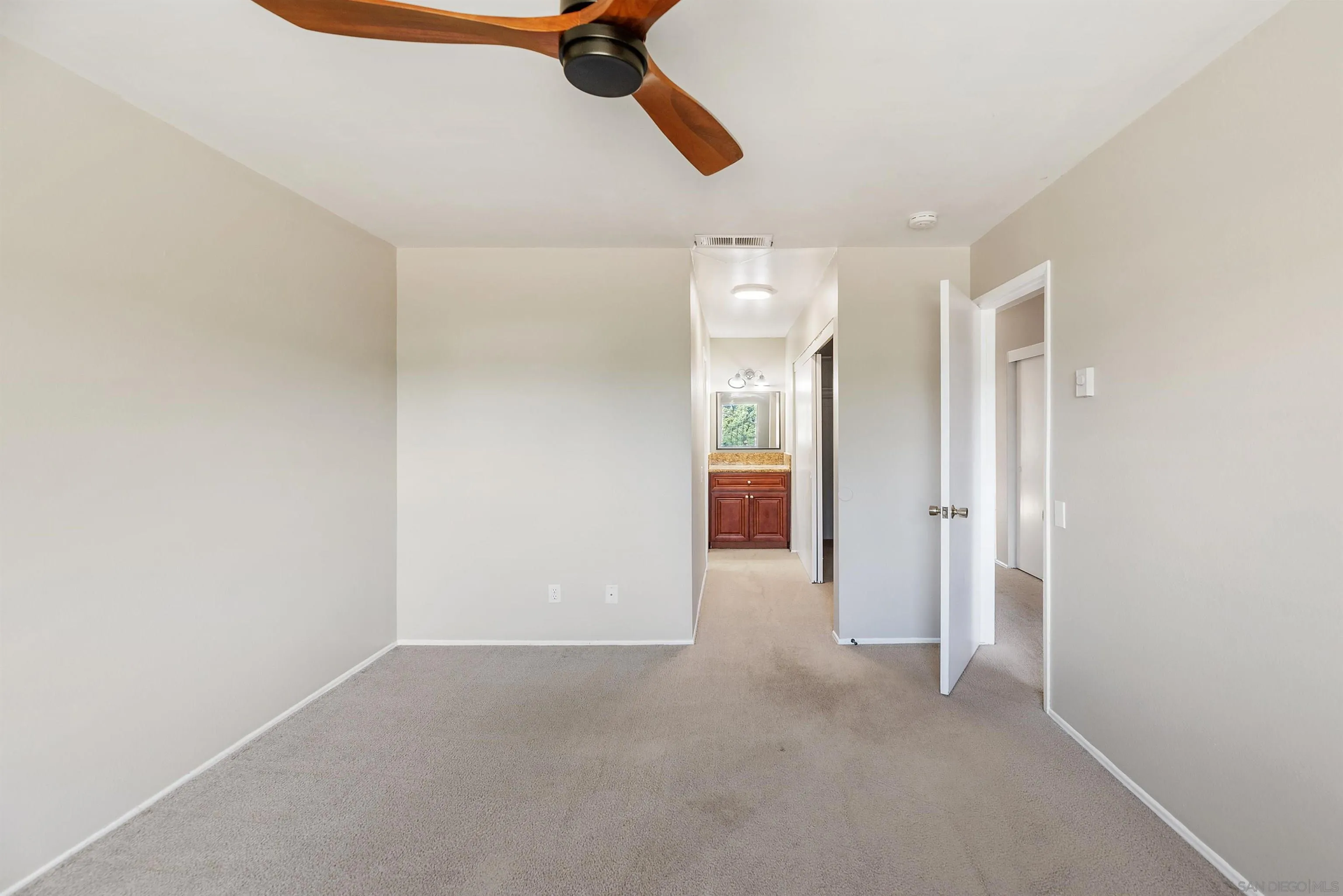 Photo #31: 250018940 Listing: Photo #31