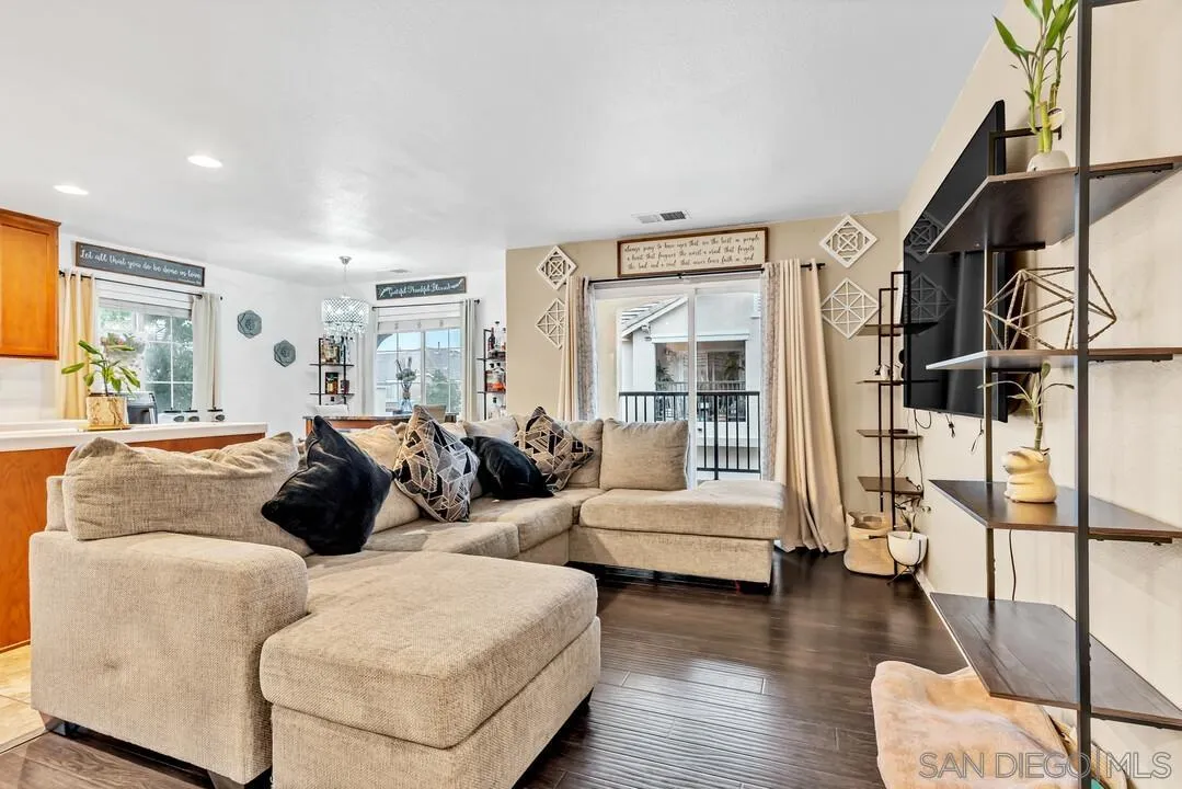 https://cdn.realtyfeed.com/cdn/127/250019014/ad81e7201561220fc4de3c2ebb056278.webp