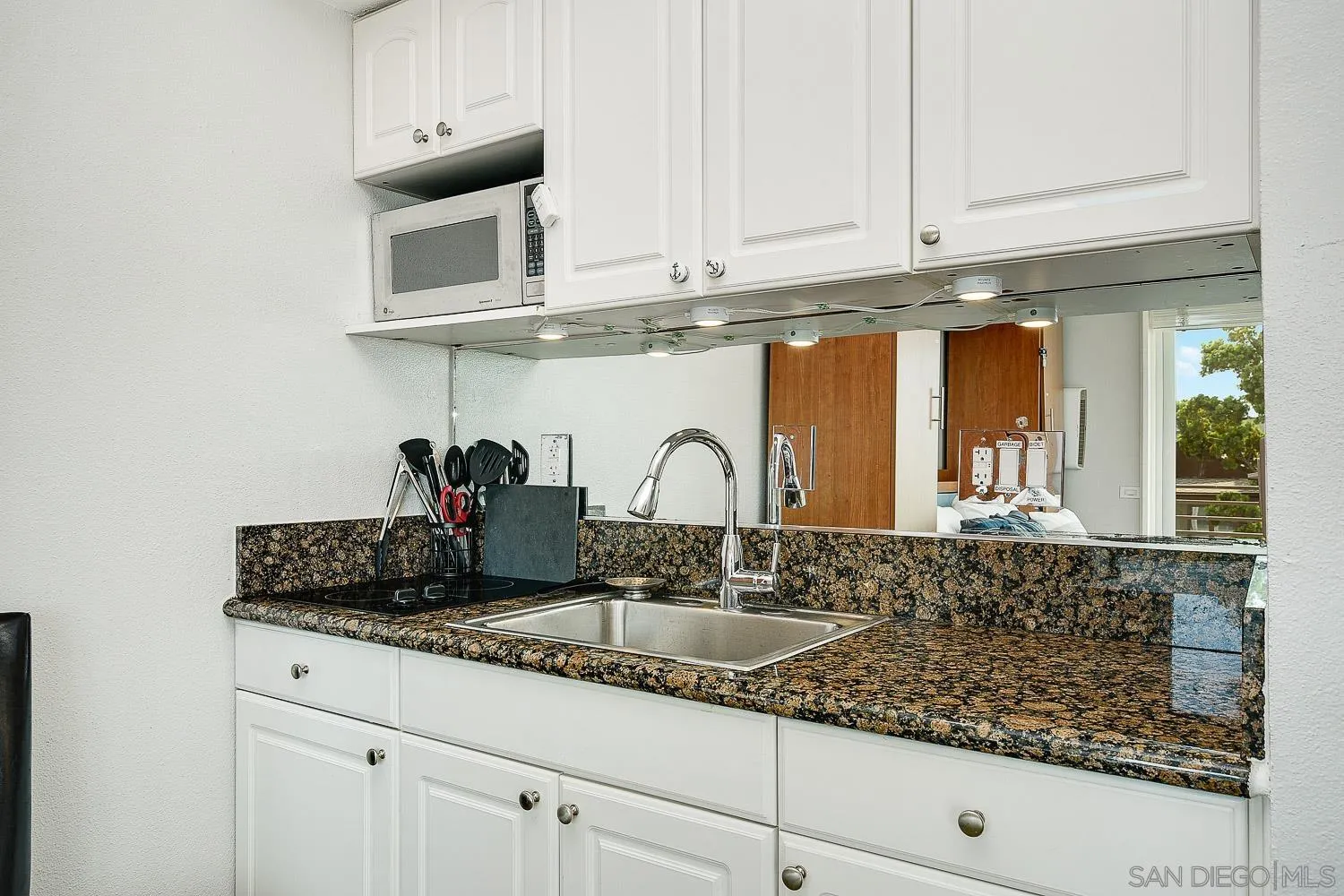 Photo #15: 250019090 Listing: Photo #15