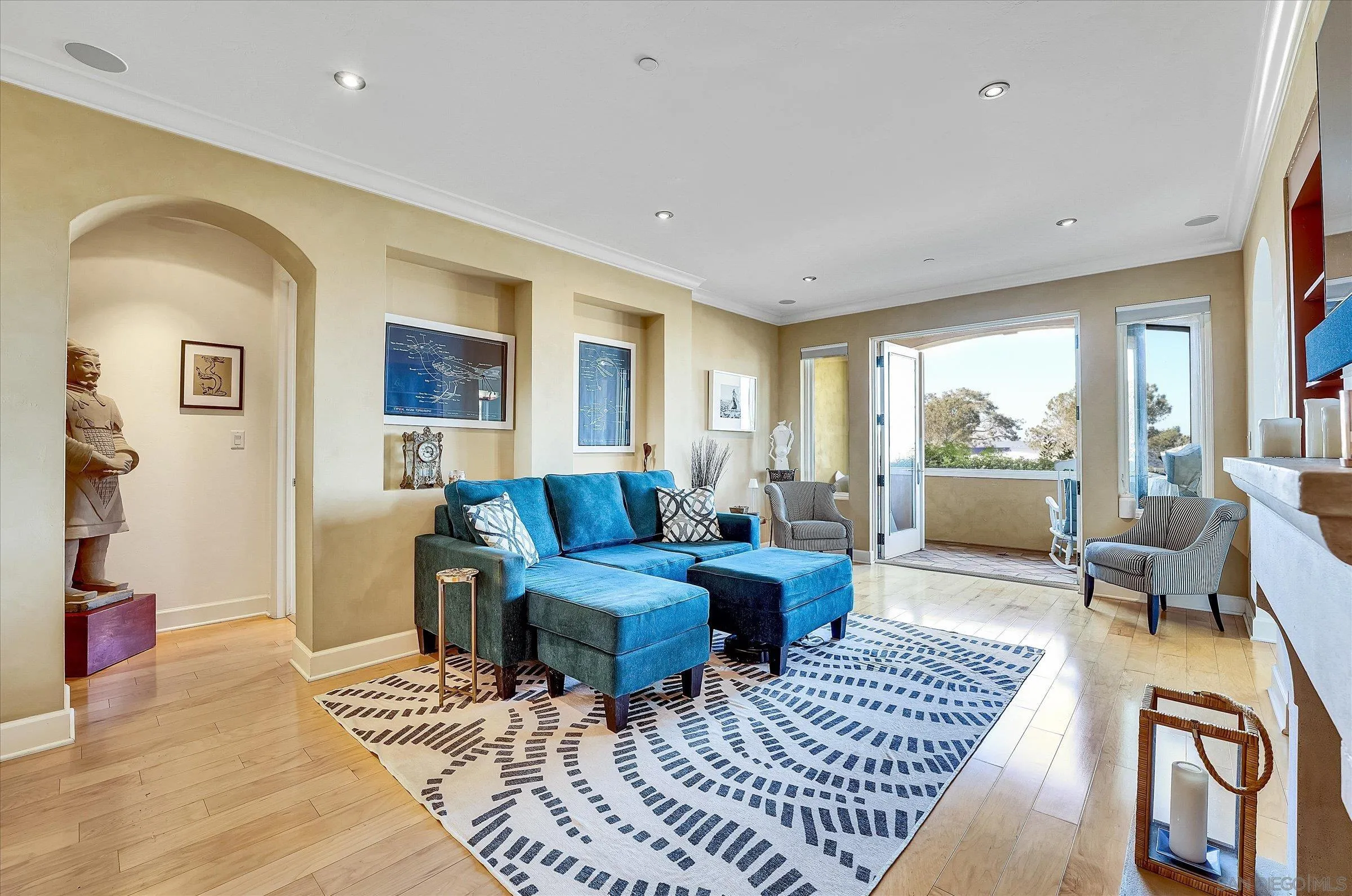 Photo #2: 250019093 Listing 