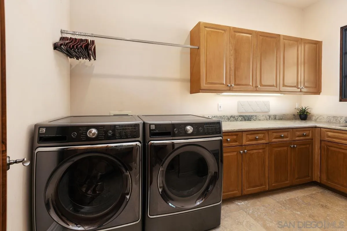 https://cdn.realtyfeed.com/cdn/127/250019108/1823fb9cb19188f781d3467e8e51f953.webp