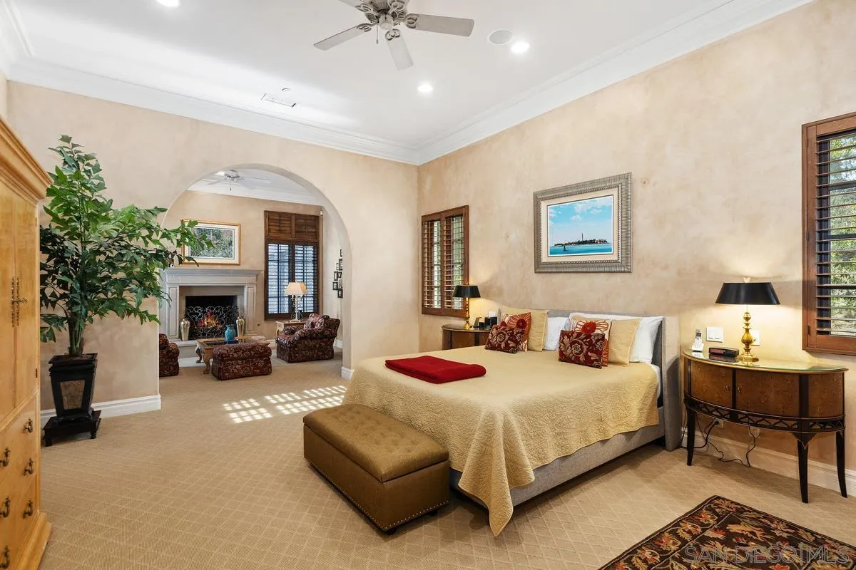 https://cdn.realtyfeed.com/cdn/127/250019108/1f0964bd96362934acc80af386244a55.webp