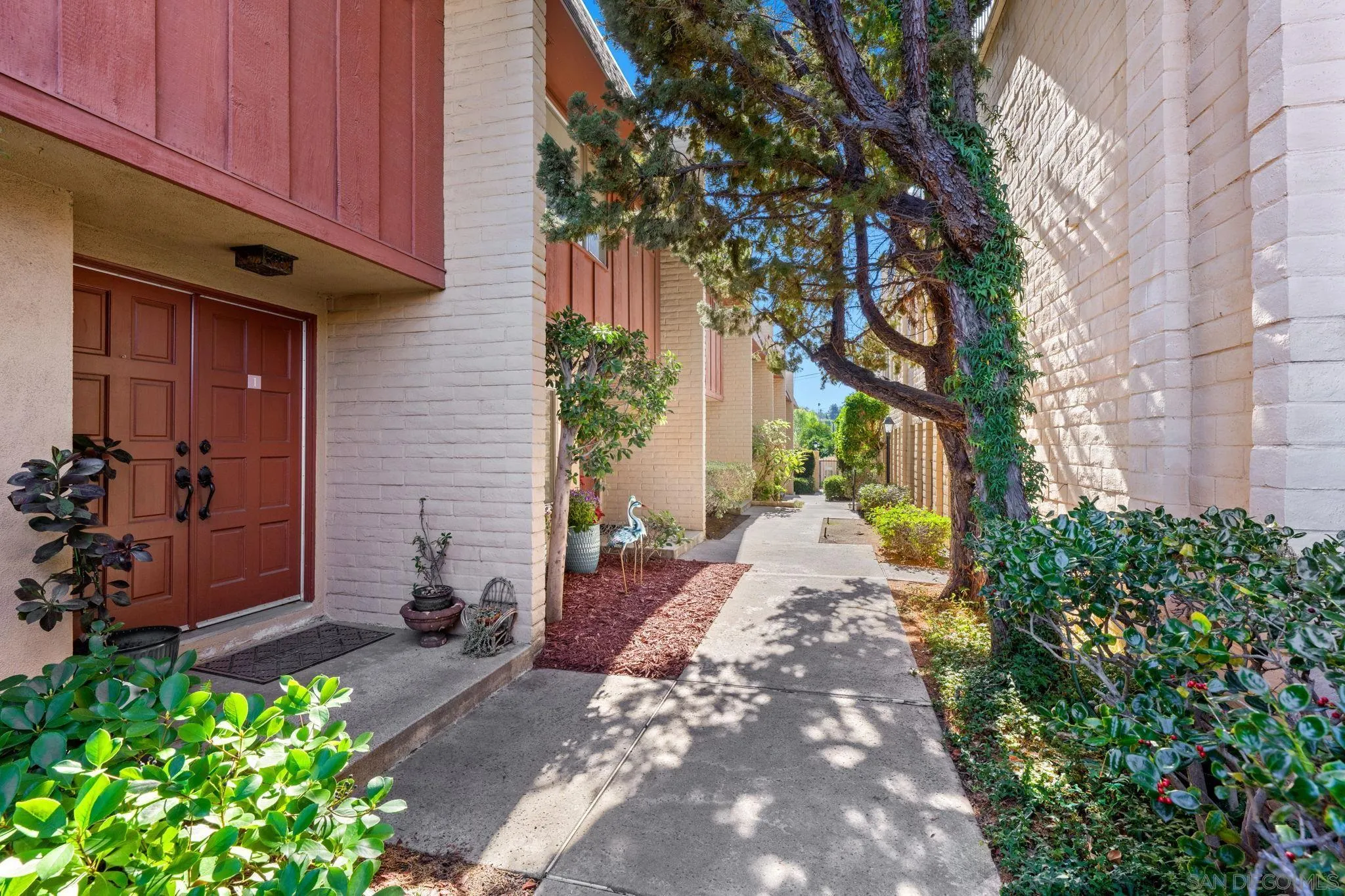 Photo #2: 250019202 Listing 