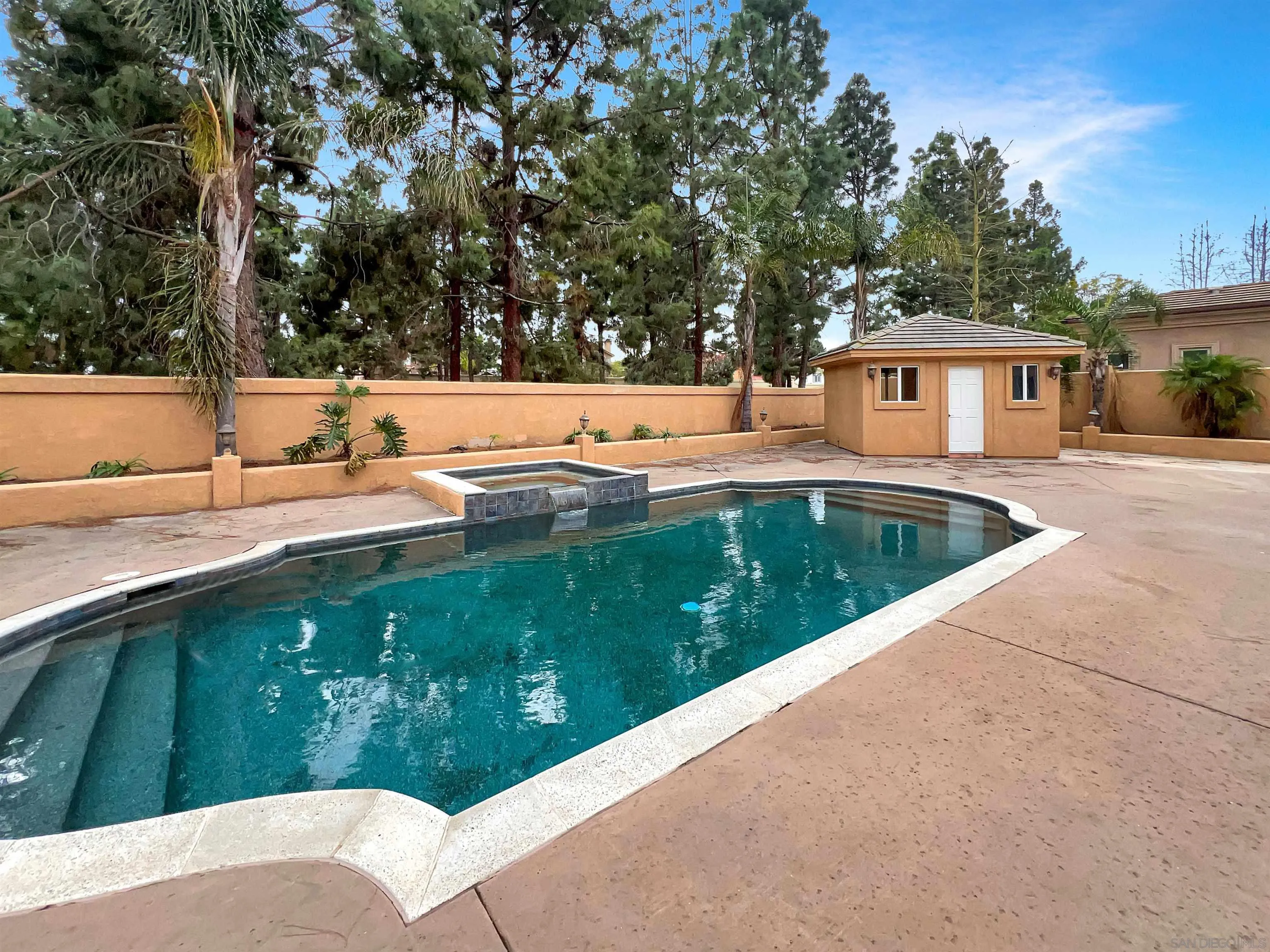 https://cdn.realtyfeed.com/cdn/127/250019217/83959788f56647cc6ead286b49bc6f8f.webp