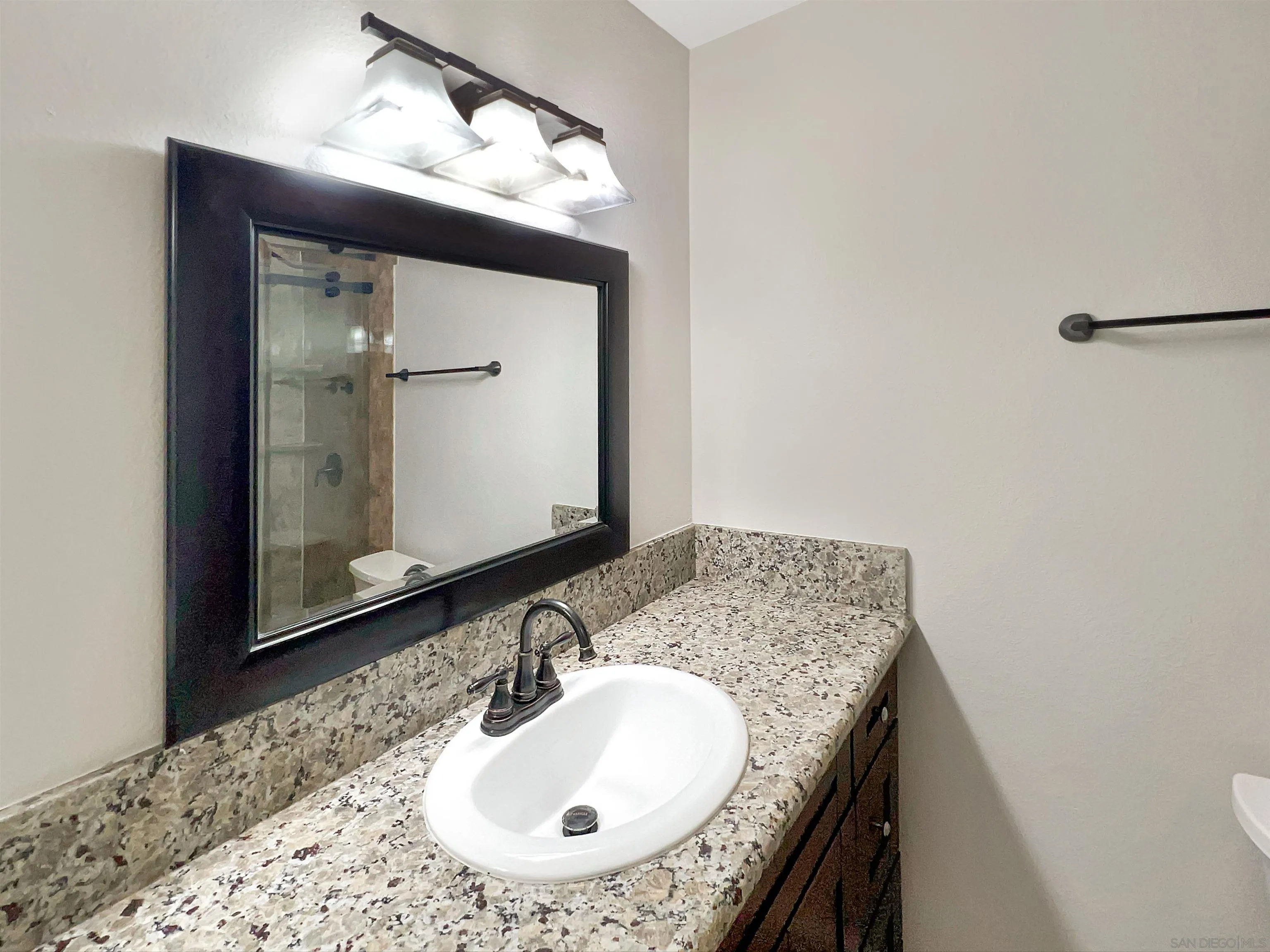 Photo #17: 250019226 Listing: Photo #17