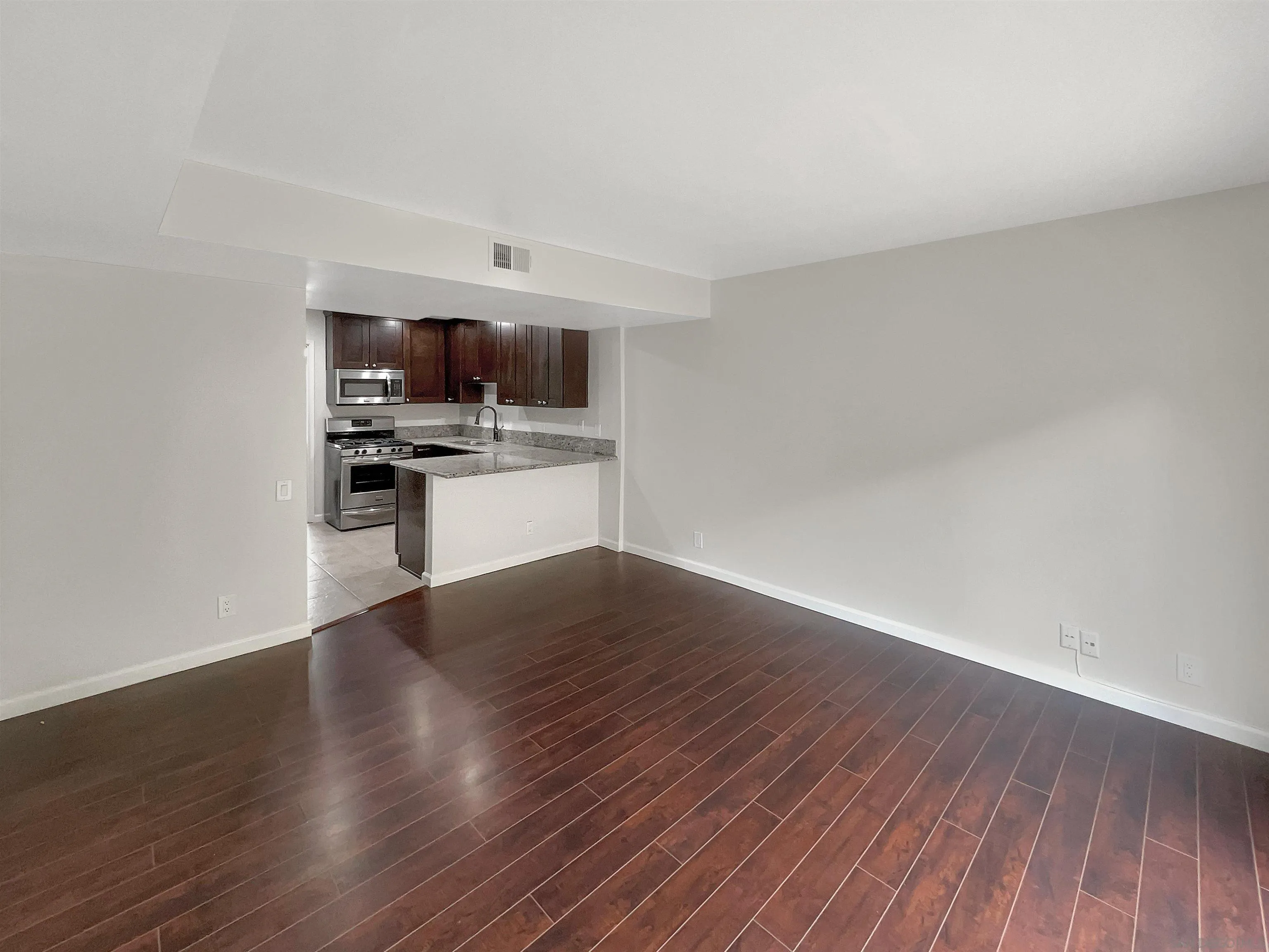 Photo #3: 250019226 Listing 