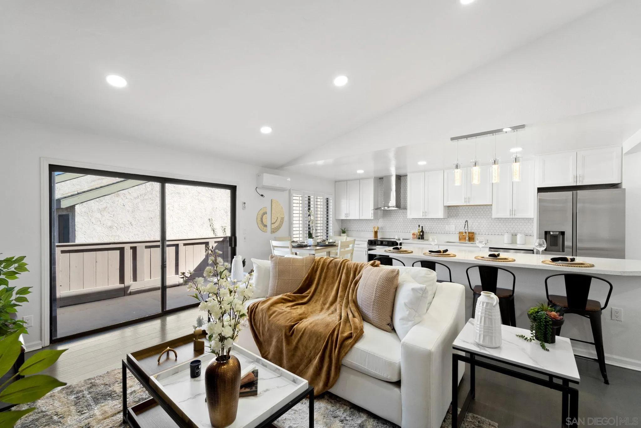 More Details about MLS # 250019246 : 2352 GRAND AVE