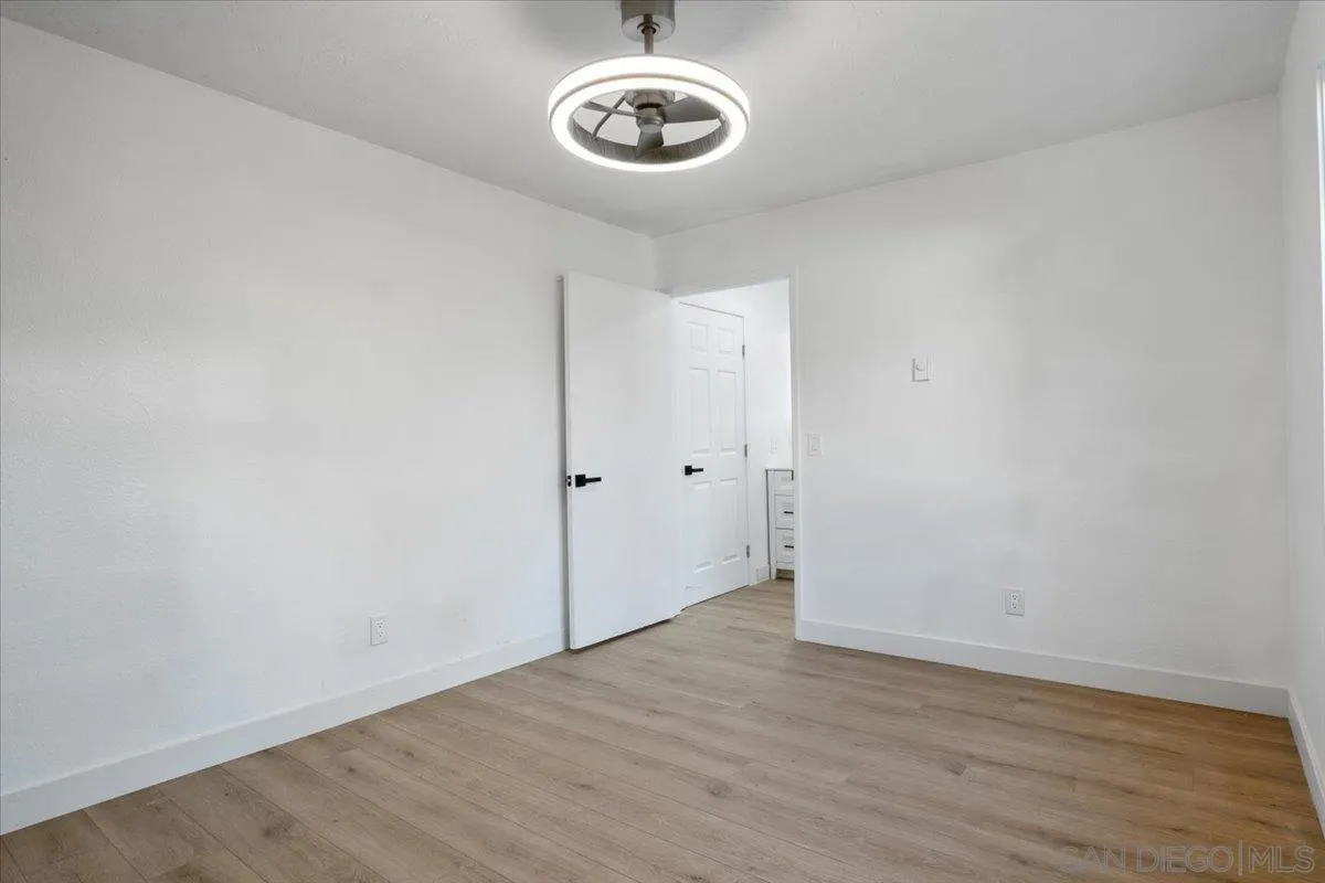 Photo #14: 250019271 Listing: Photo #14