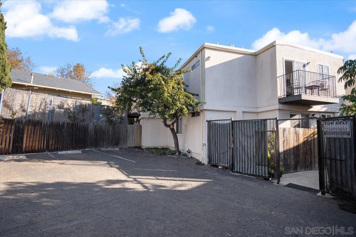 Photo #24: 250019271 Listing: Photo #24