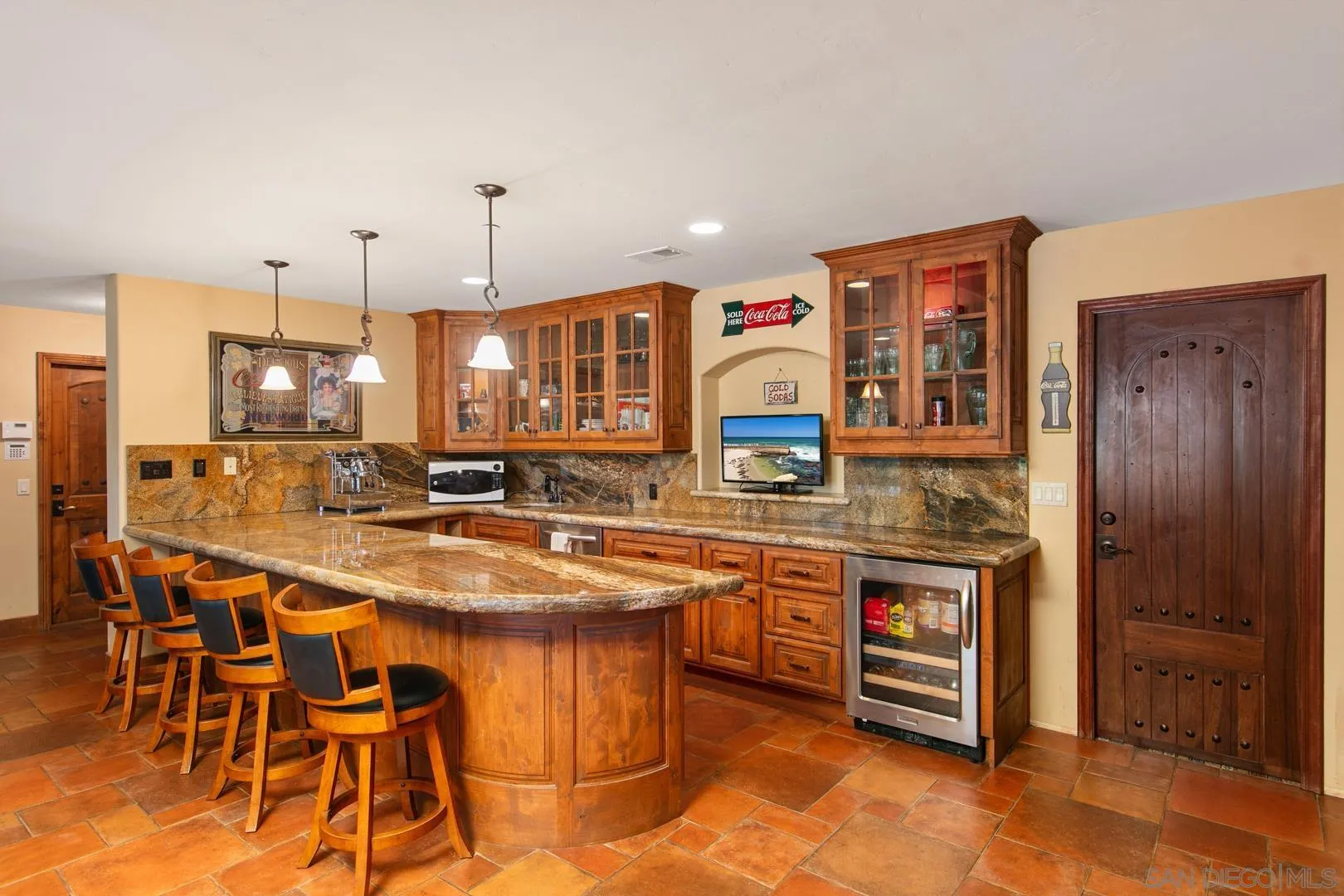 https://cdn.realtyfeed.com/cdn/127/250019283/048d5d5809e052ba8fa1a4d041373fd6.webp