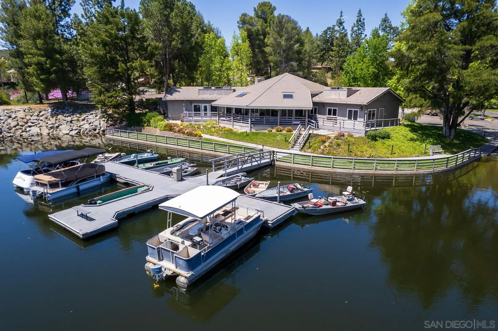 https://cdn.realtyfeed.com/cdn/127/250019283/1400b23c76dcc82bfc12aab7ee376442.webp