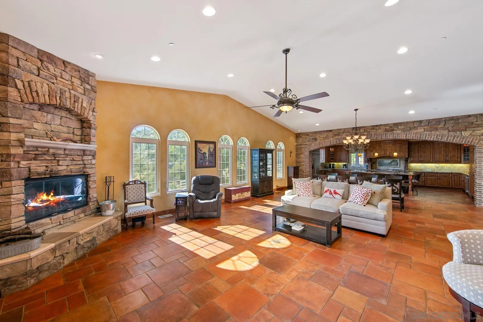https://cdn.realtyfeed.com/cdn/127/250019283/1e16fbaa65d4a0b959b86bfc9cd673c5.webp