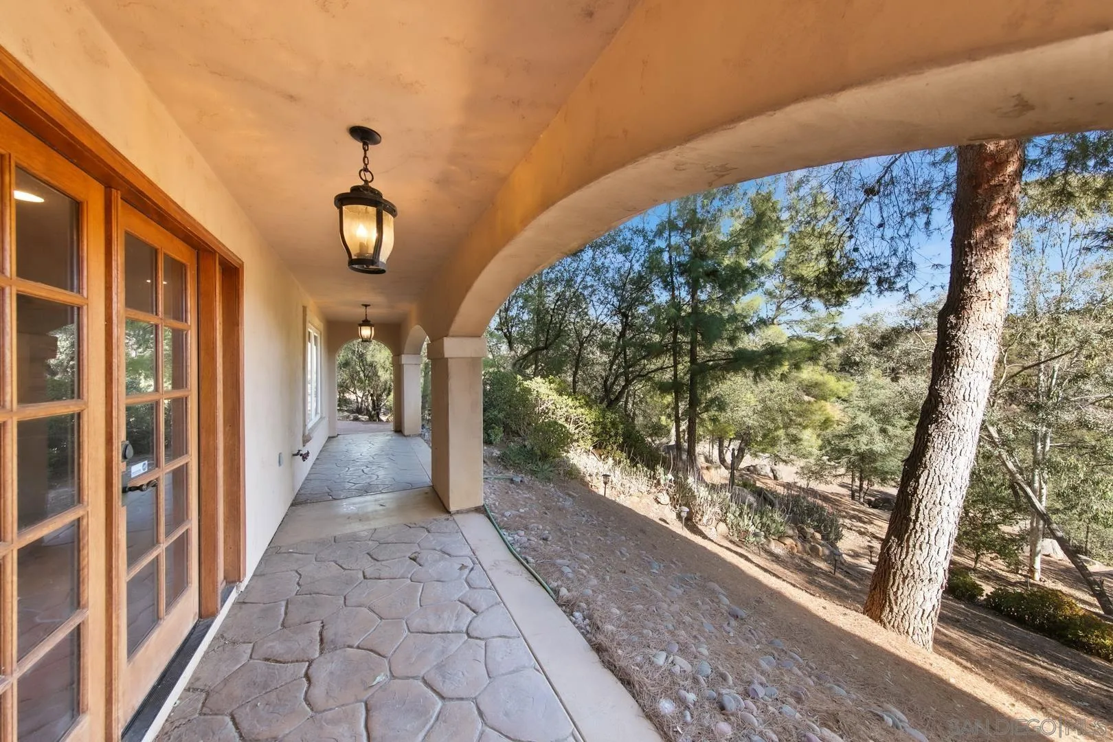 https://cdn.realtyfeed.com/cdn/127/250019283/2bfa242d8a4e68f82eb5da6a15198a6c.webp