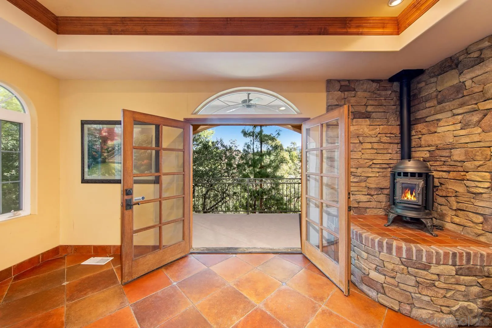 https://cdn.realtyfeed.com/cdn/127/250019283/4545e738b2babc481c5e2b3e48a40b37.webp