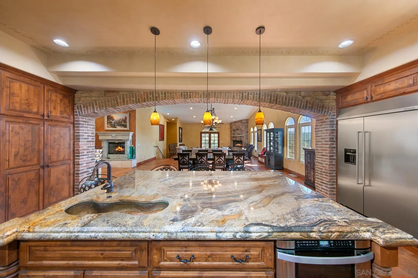 https://cdn.realtyfeed.com/cdn/127/250019283/67634352db08eeb82571f0e2899ca583.webp