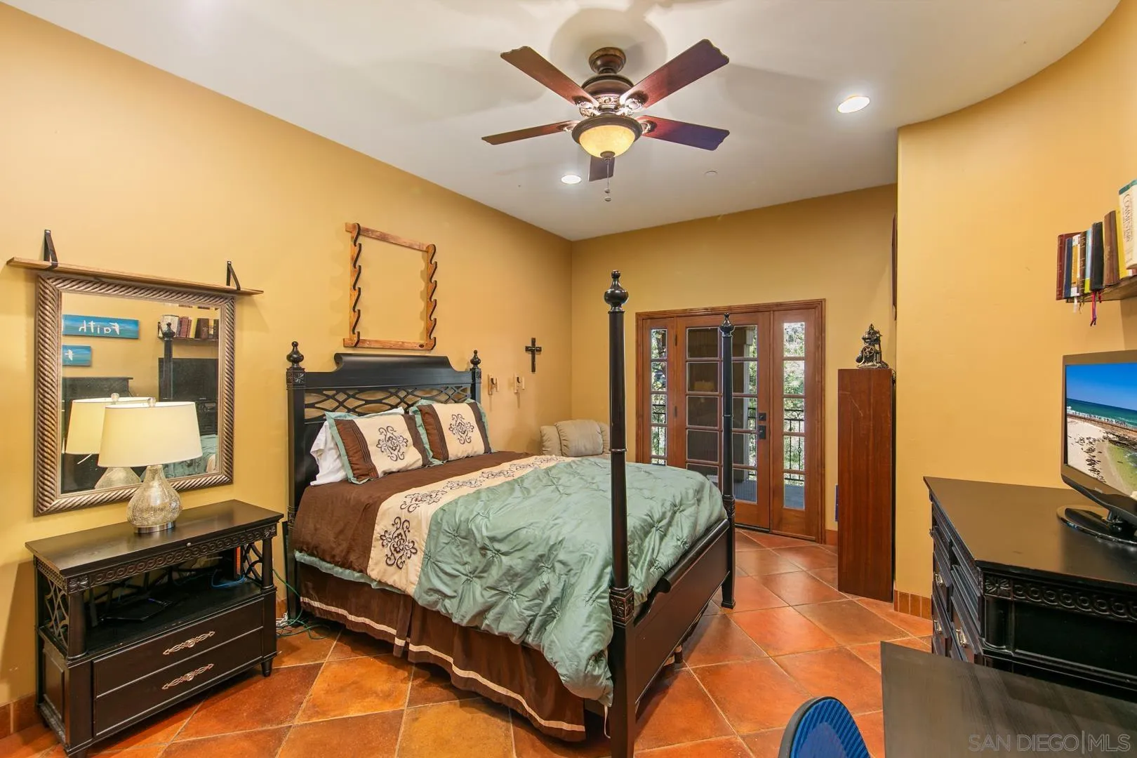 https://cdn.realtyfeed.com/cdn/127/250019283/8daaa9956d595bcec5bbbfcc237ef5fe.webp