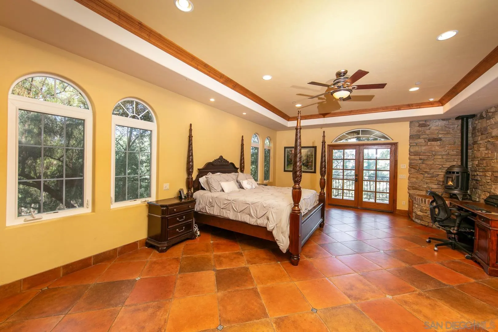https://cdn.realtyfeed.com/cdn/127/250019283/b8461c681db49a9d0e9420506478e4bf.webp