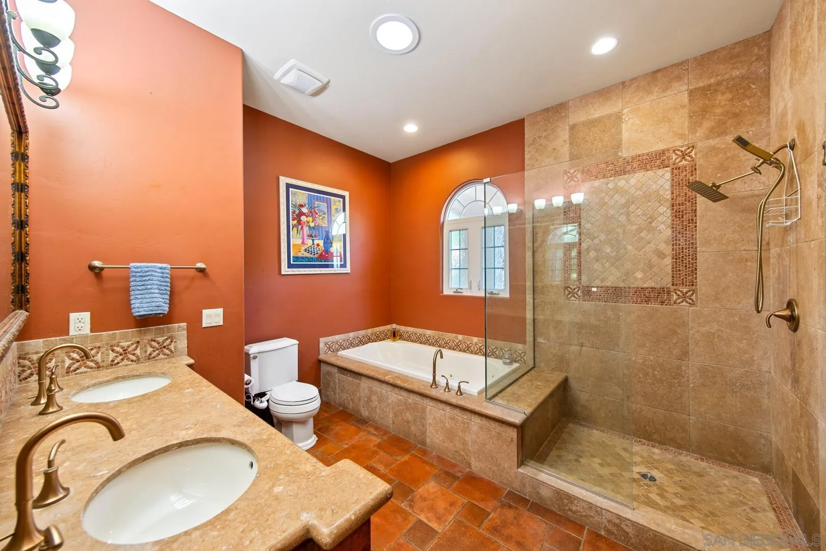 https://cdn.realtyfeed.com/cdn/127/250019283/ddd027b2baa69c87c20aa8f142ac266e.webp