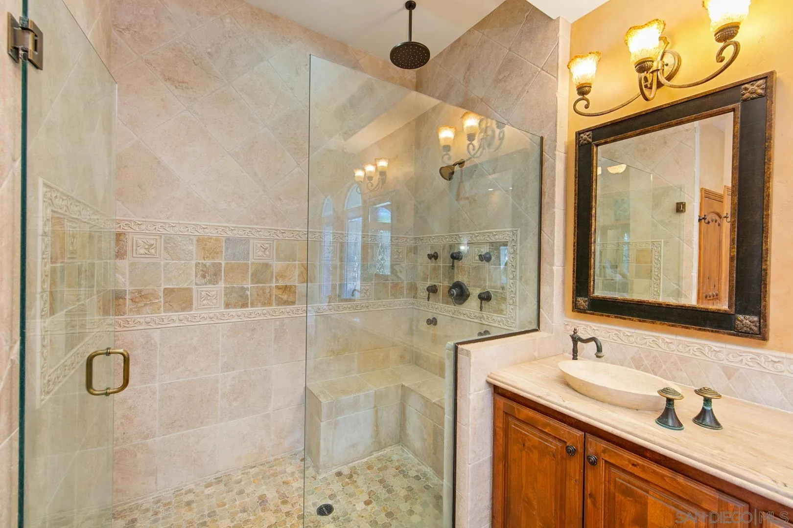 https://cdn.realtyfeed.com/cdn/127/250019283/e6b7a2bd8128c0ae8bee6cde0d7efd6a.webp