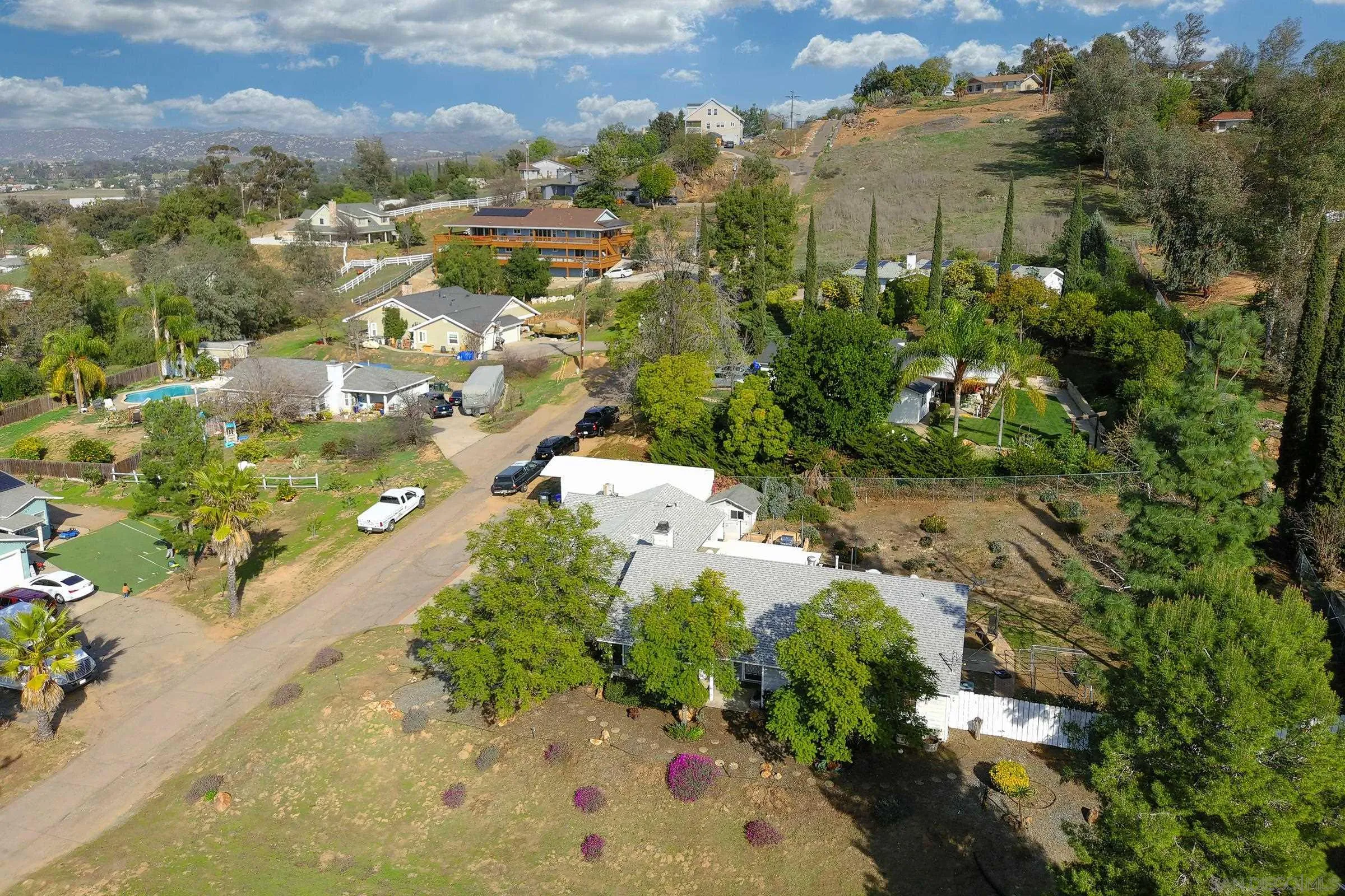 https://cdn.realtyfeed.com/cdn/127/250019332/2e803fdac35da79c1b44b1d8708b195d.webp