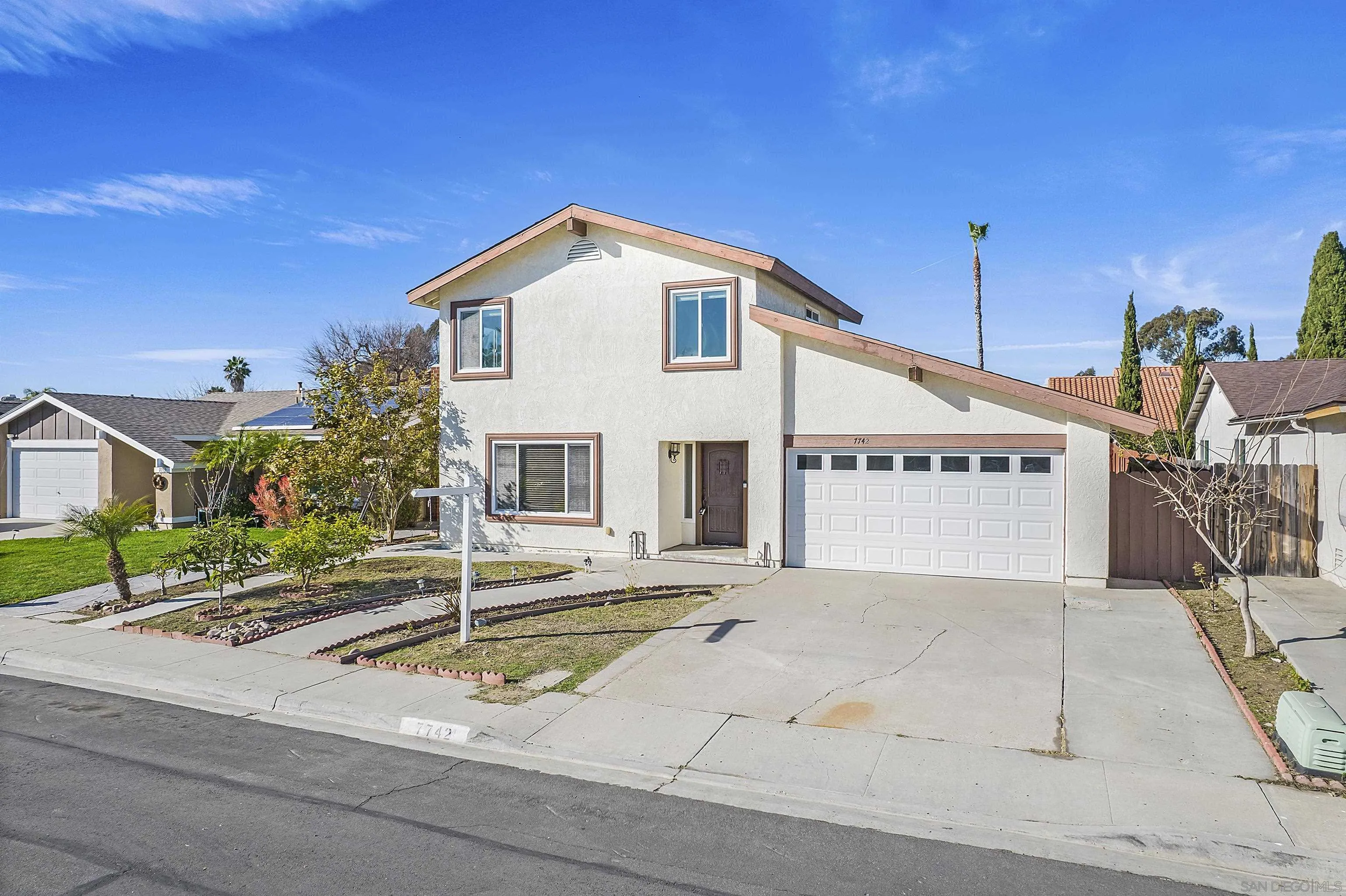 https://cdn.realtyfeed.com/cdn/127/250019337/235ab3968edd7adb9df80dc7e02bc292.webp