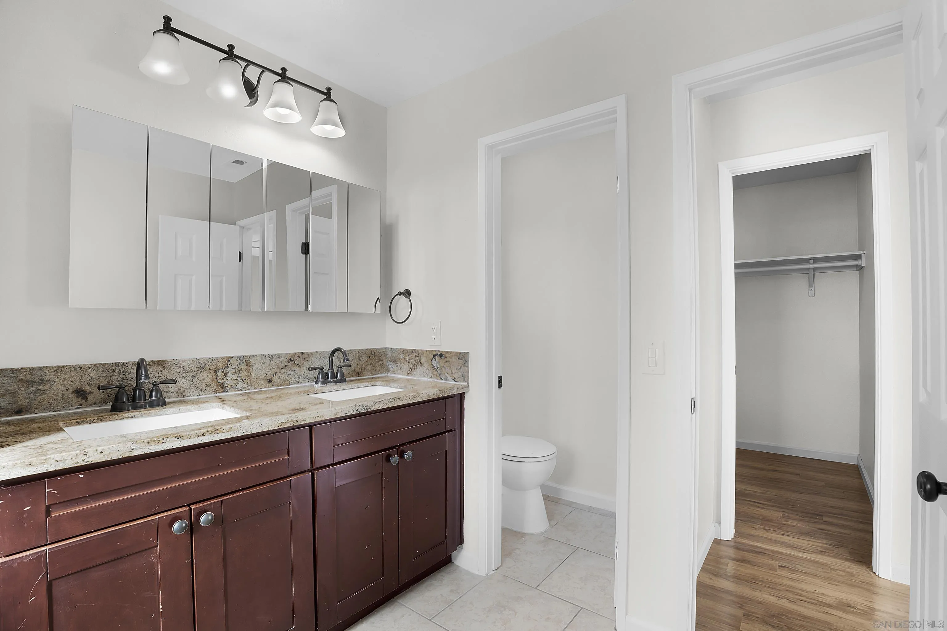 https://cdn.realtyfeed.com/cdn/127/250019337/49cb6f0e88456a4564726a9ce47b48dd.webp