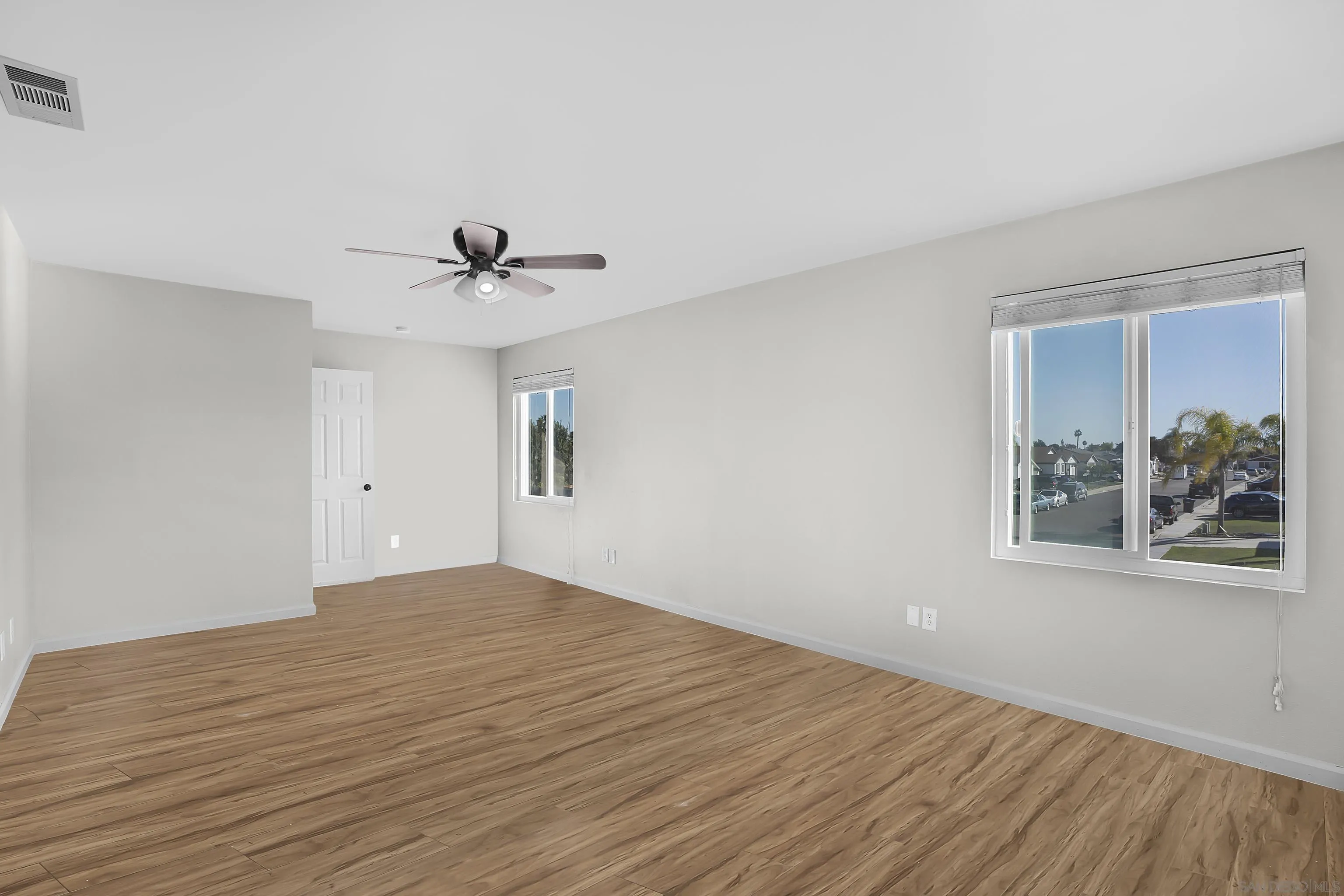 https://cdn.realtyfeed.com/cdn/127/250019337/a00838074671402309777a04a1b9b7d9.webp