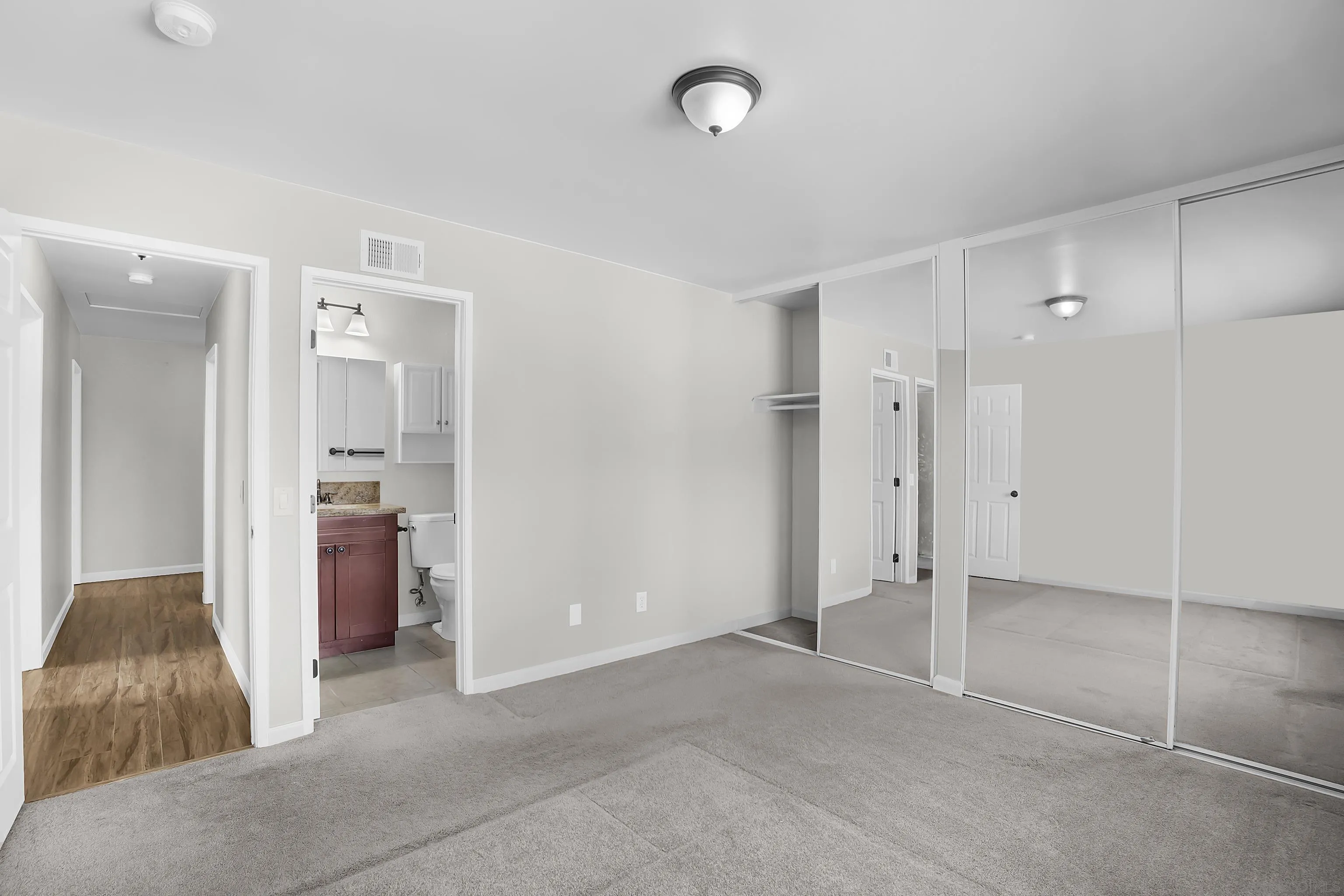https://cdn.realtyfeed.com/cdn/127/250019337/d800e8c163d7e364db6e8f38fdd8cb20.webp