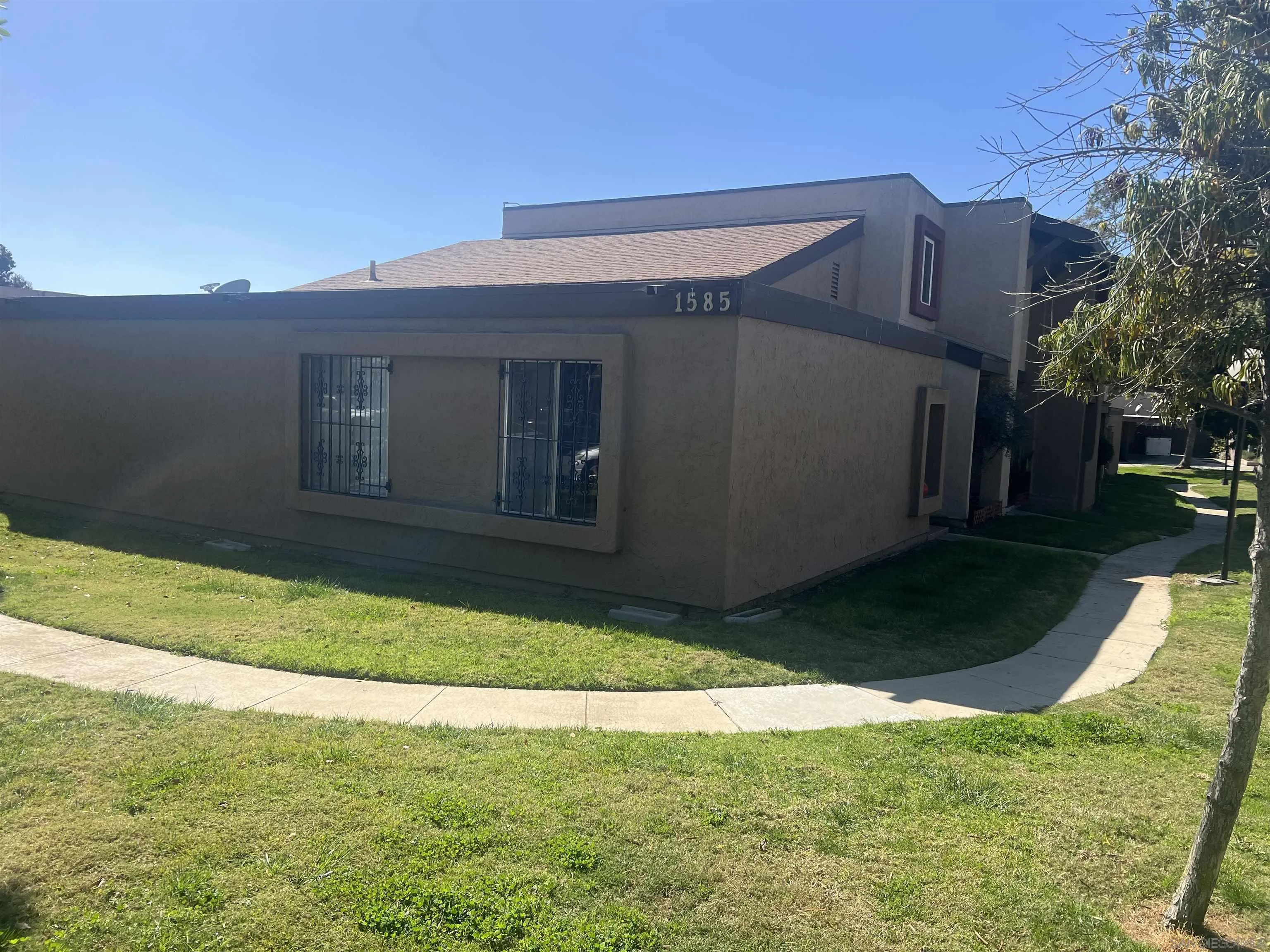 More Details about MLS # 250019357 : 1585 MENDOCINO DR UNIT 9