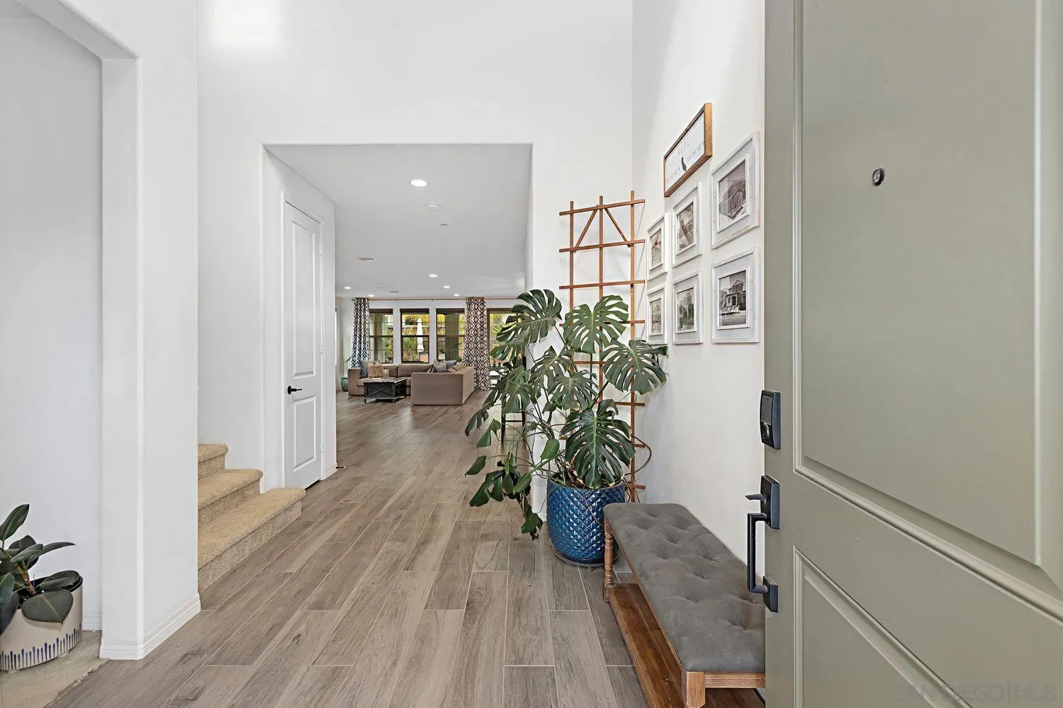 https://cdn.realtyfeed.com/cdn/127/250019373/06ff055a939378086e8d84d30eba0b6a.webp