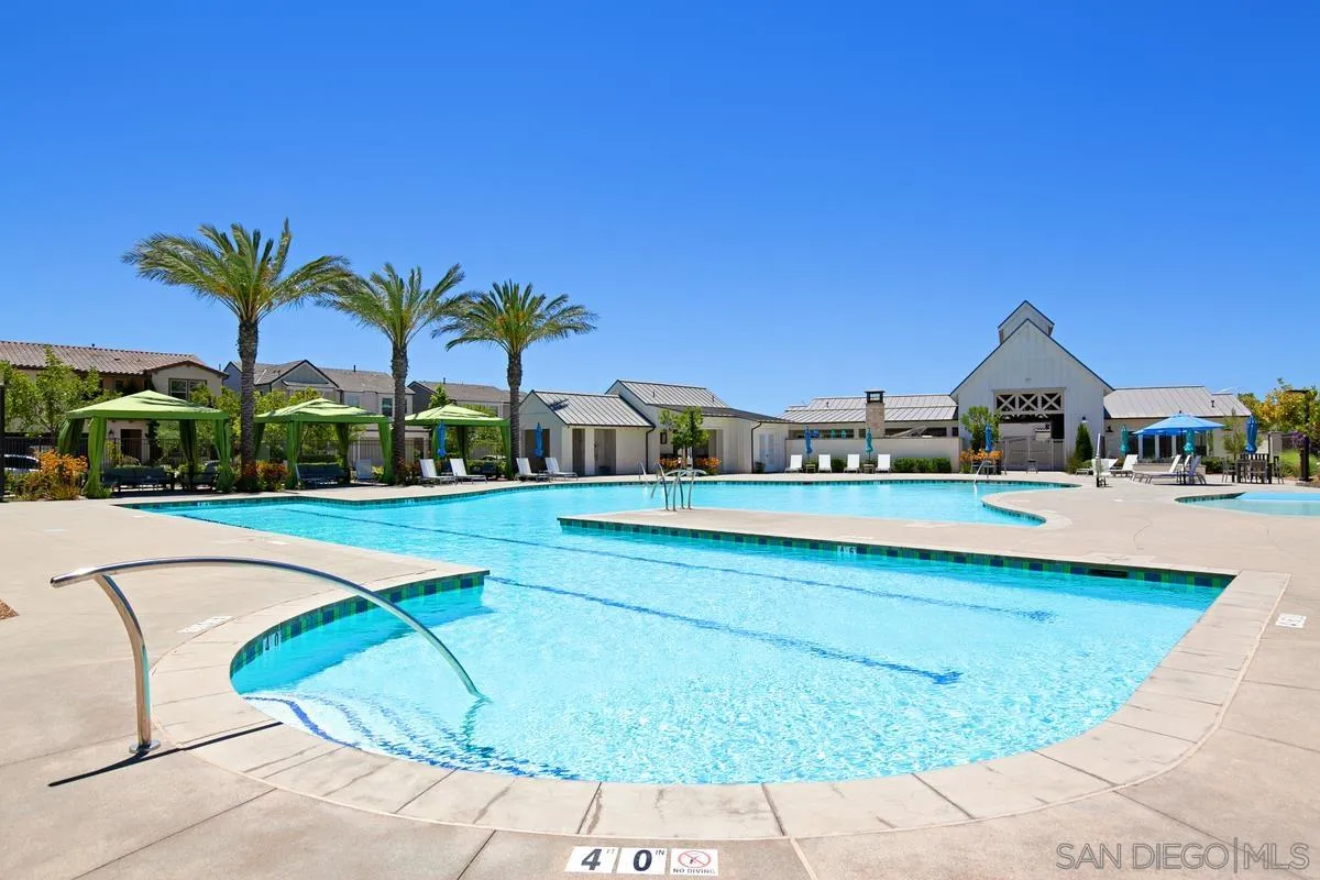 https://cdn.realtyfeed.com/cdn/127/250019373/212e36e4813b36af0df69697f4a73869.webp