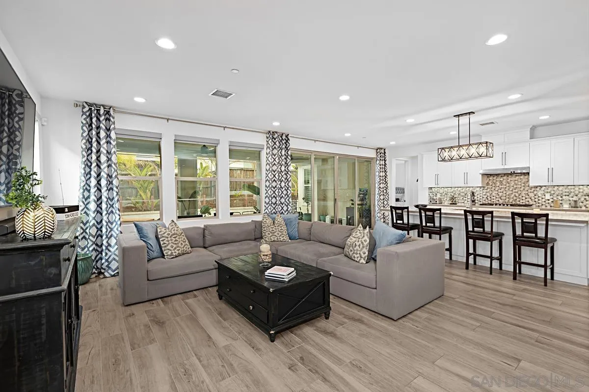 https://cdn.realtyfeed.com/cdn/127/250019373/82372801181961832cdc7c7fef1f321f.webp