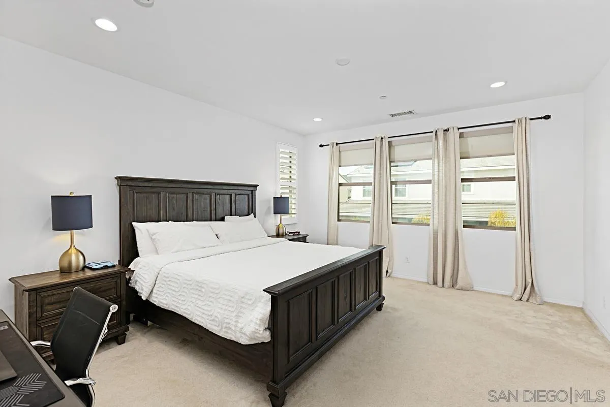 https://cdn.realtyfeed.com/cdn/127/250019373/980480e8f9ae4d9bac8a97ade0af15e2.webp