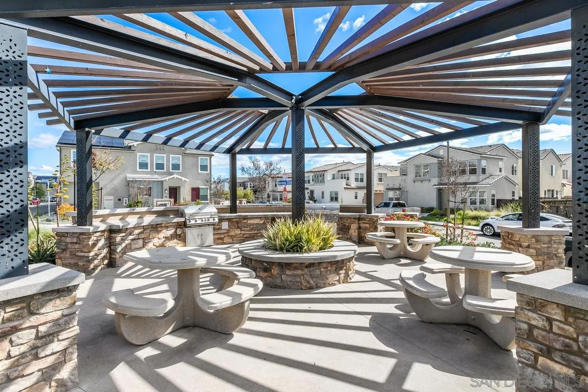 https://cdn.realtyfeed.com/cdn/127/250019373/a36fc6cfecca1c7207db88f34a1a7a07.webp
