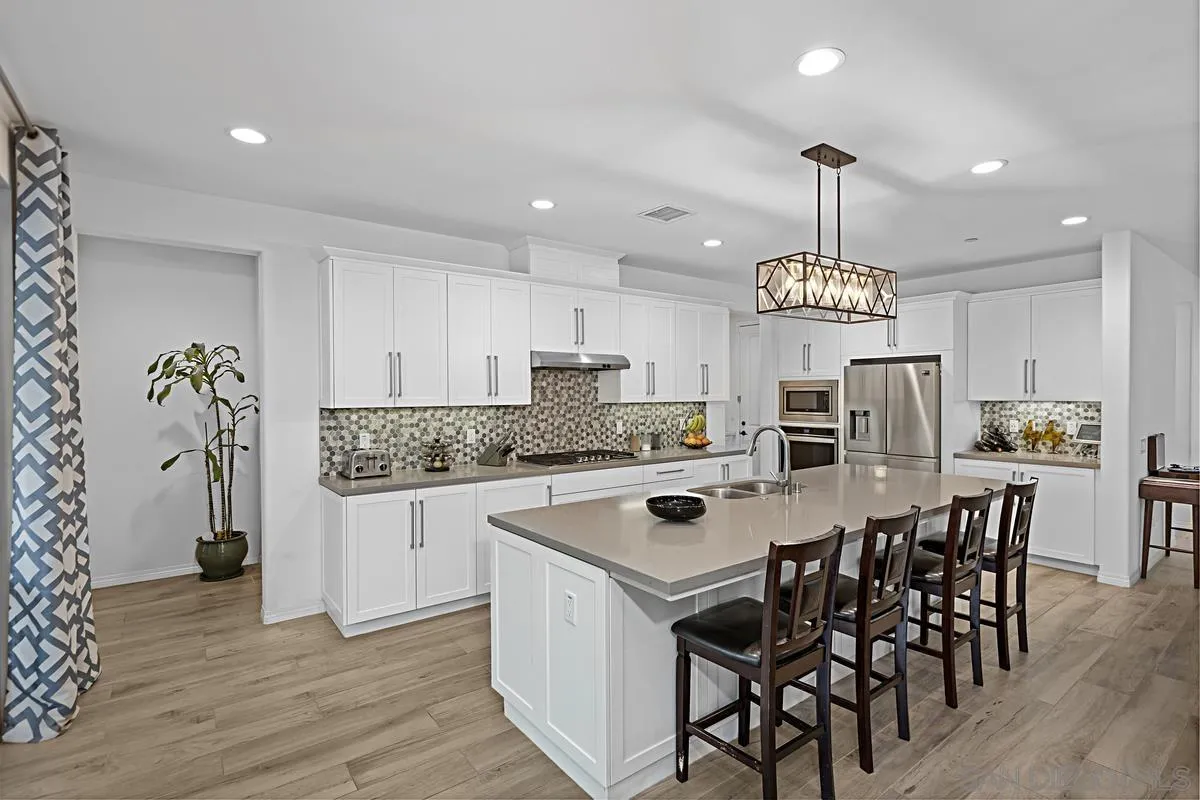 https://cdn.realtyfeed.com/cdn/127/250019373/abb21ae08884e73f76229df5b02f45ac.webp