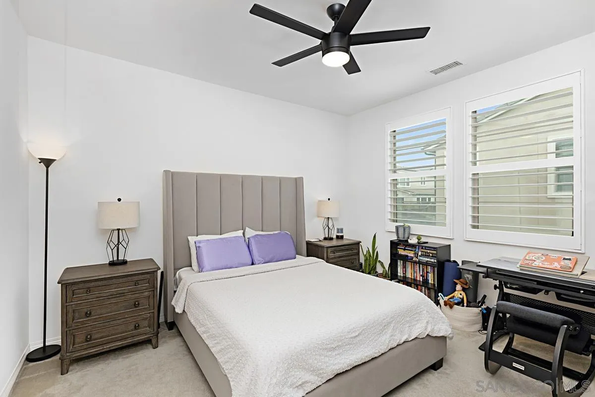 https://cdn.realtyfeed.com/cdn/127/250019373/ca3b897cf926fbee9a5de8f841b86f19.webp