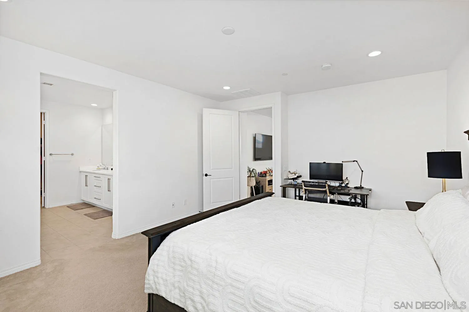 https://cdn.realtyfeed.com/cdn/127/250019373/d2803d43c8dcc9ff671ff71ab63b1c49.webp