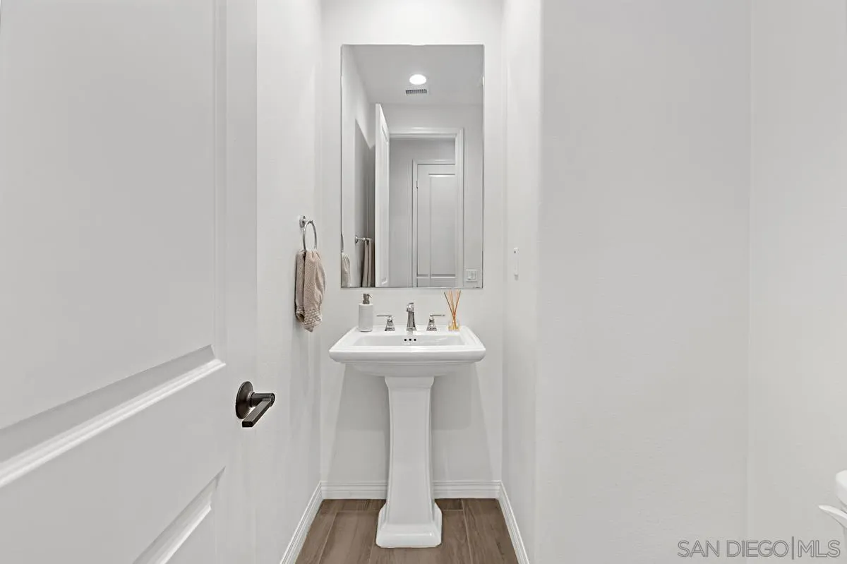 https://cdn.realtyfeed.com/cdn/127/250019373/e92c3b50f1a34a8f6cf2cbac77f434ed.webp