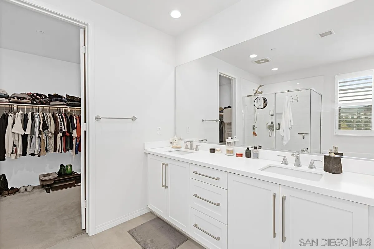 https://cdn.realtyfeed.com/cdn/127/250019373/f451a21f5f0998c52032263d6185a1e5.webp