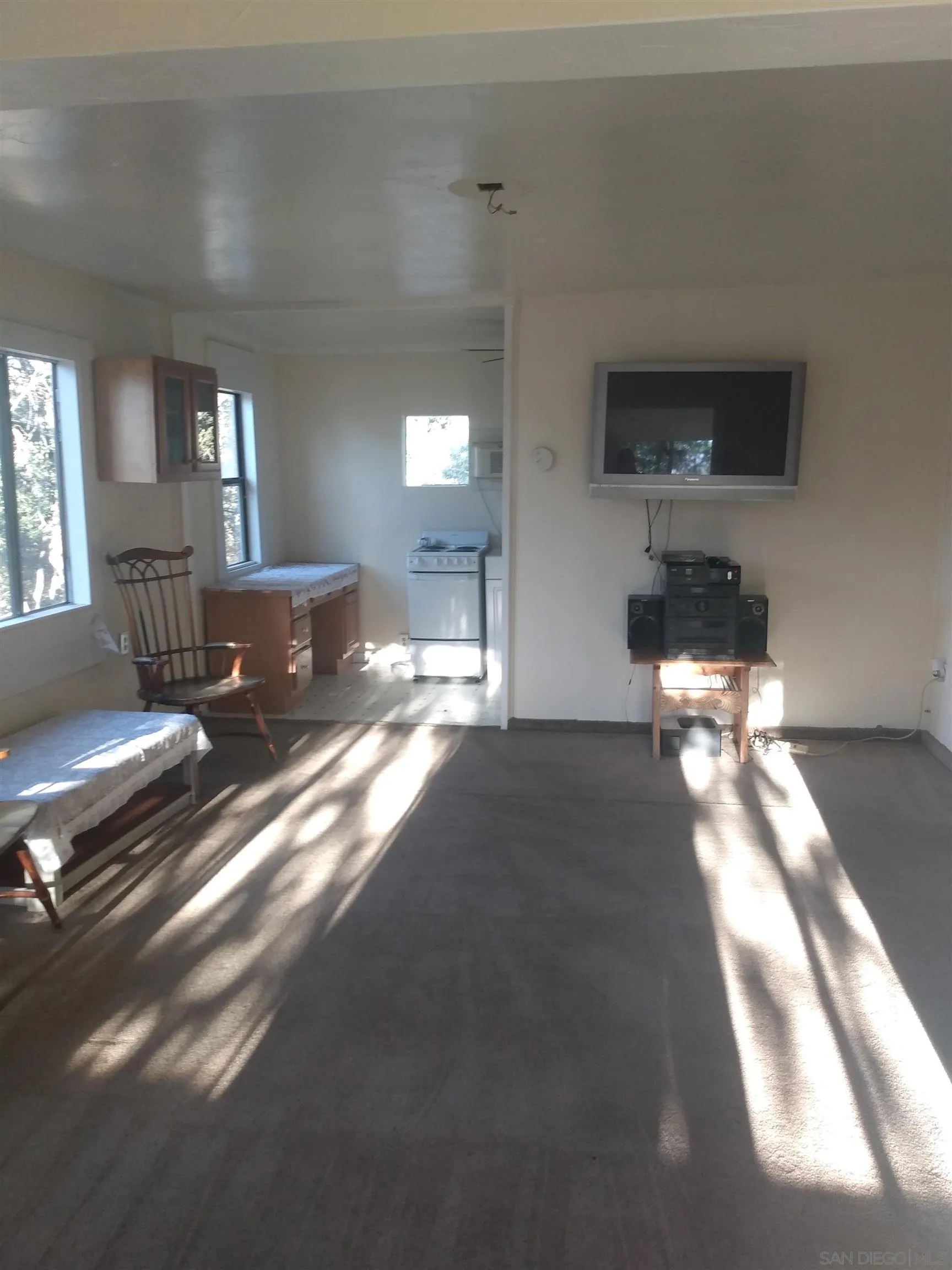 https://cdn.realtyfeed.com/cdn/127/250019407/178d8ee306413706103509e45f20f9f1.webp