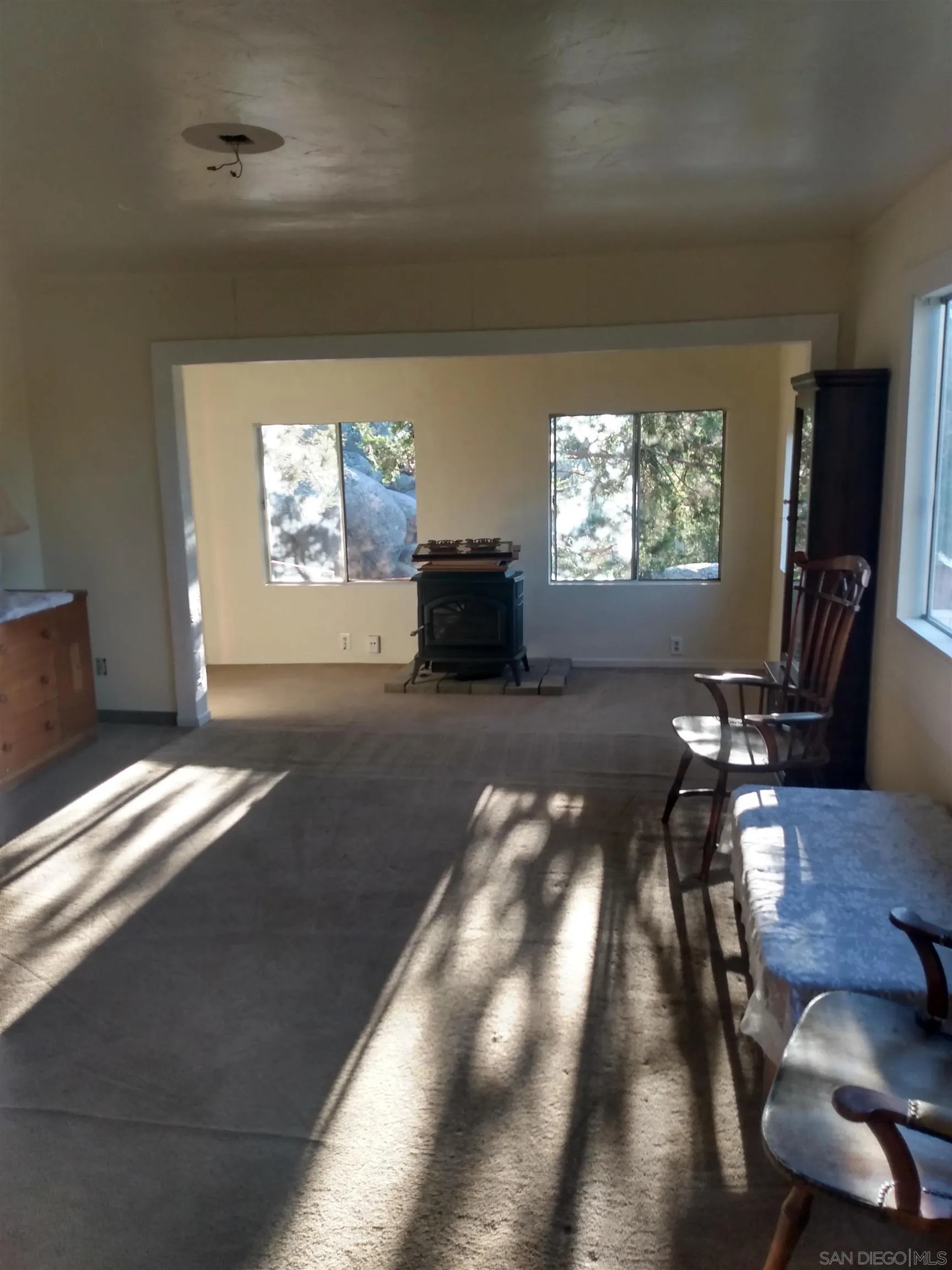 https://cdn.realtyfeed.com/cdn/127/250019407/a3a4ac089f0973fd858f822b07b169ba.webp