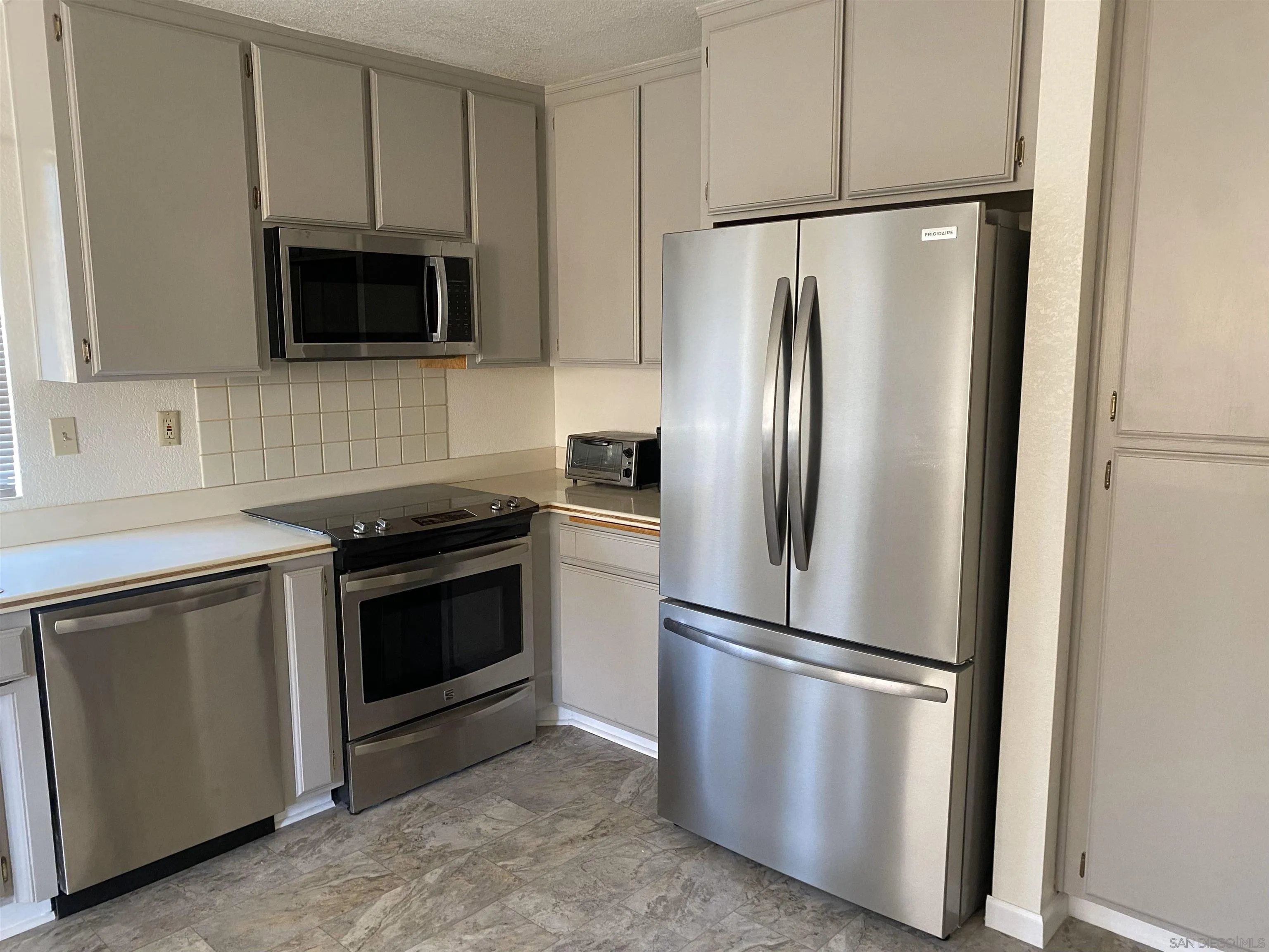 https://cdn.realtyfeed.com/cdn/127/250019523/1b189ff0b07fd86a4ad49a11d59369e0.webp