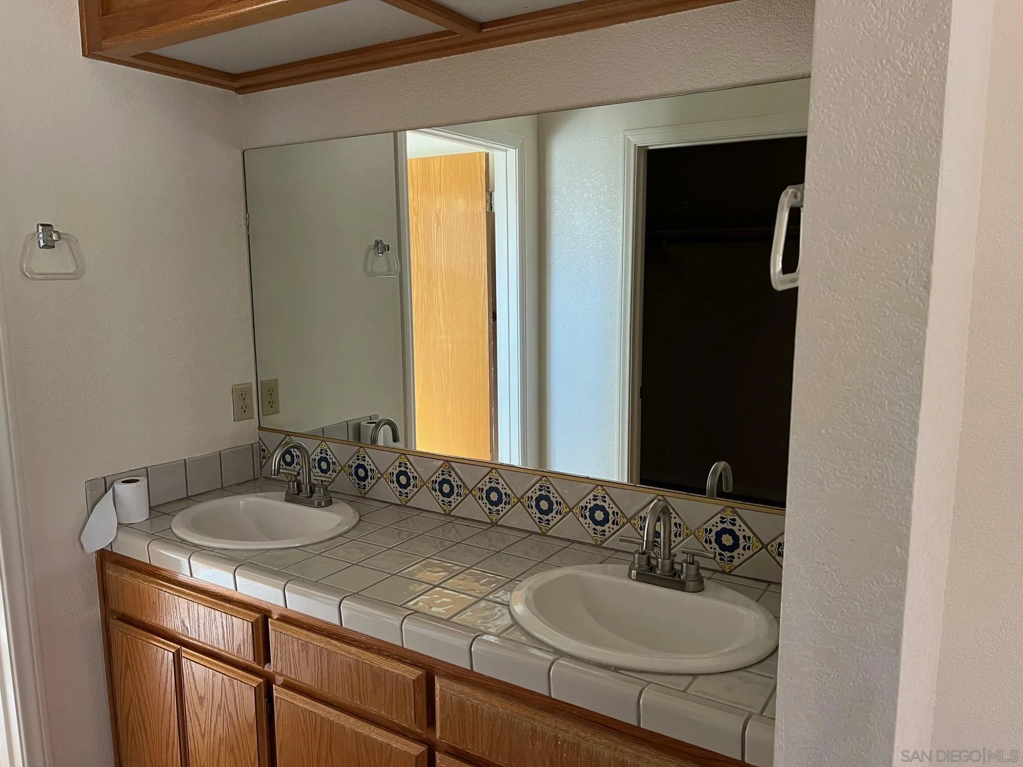 https://cdn.realtyfeed.com/cdn/127/250019523/89a0f5ed8d11cc1916f3daaf7678f29e.webp