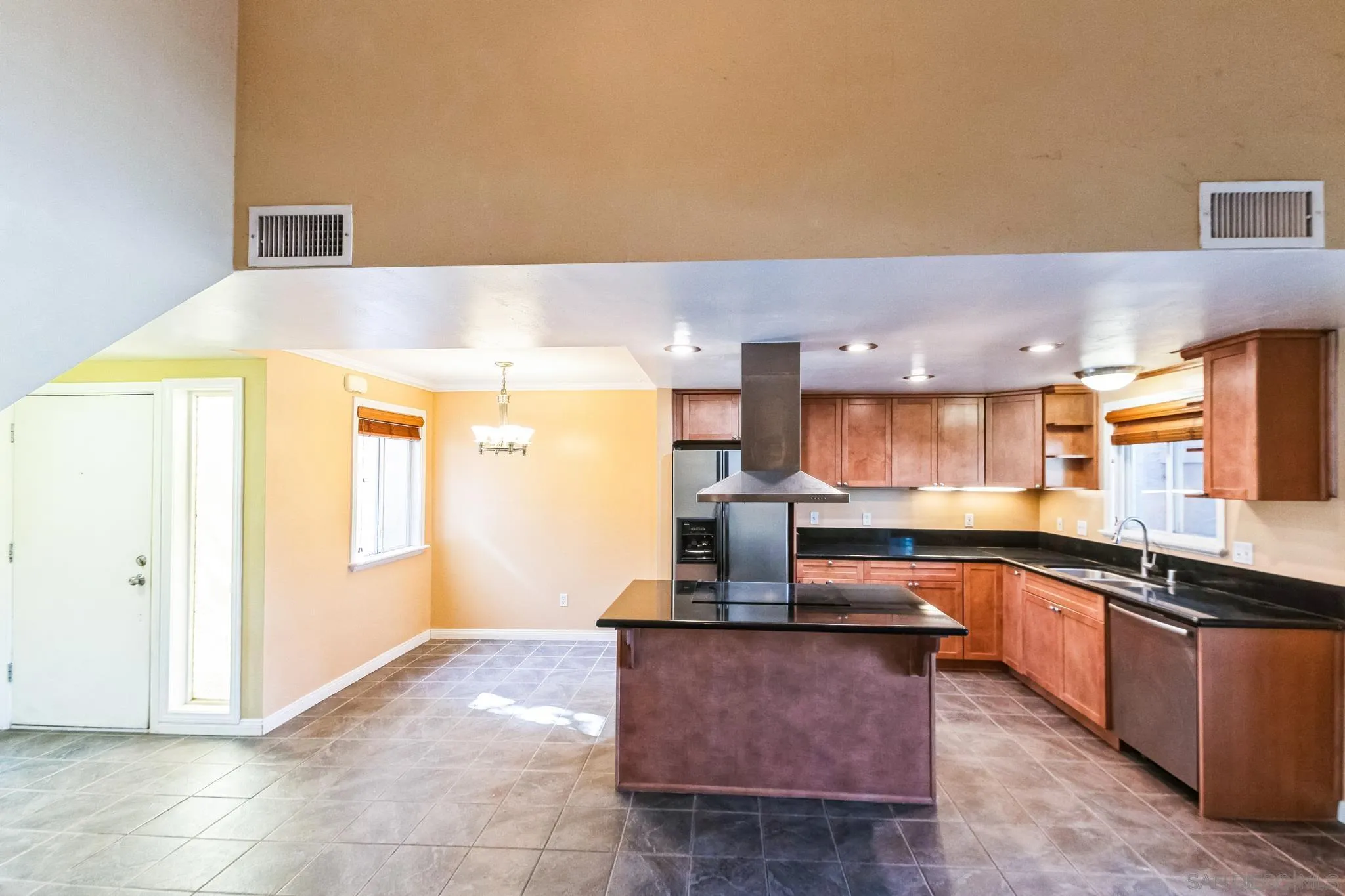 Photo #5: 250019540 Listing 
