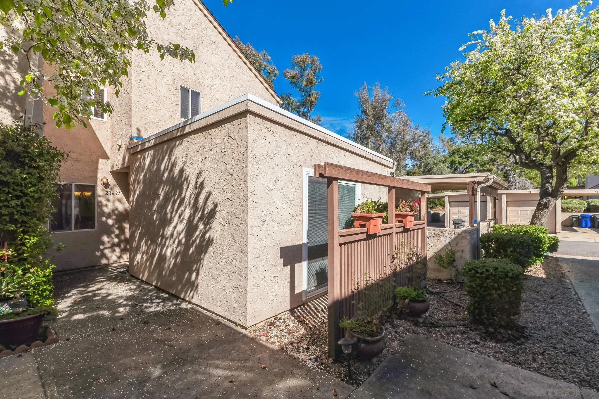 Photo #2: 250019540 Listing 