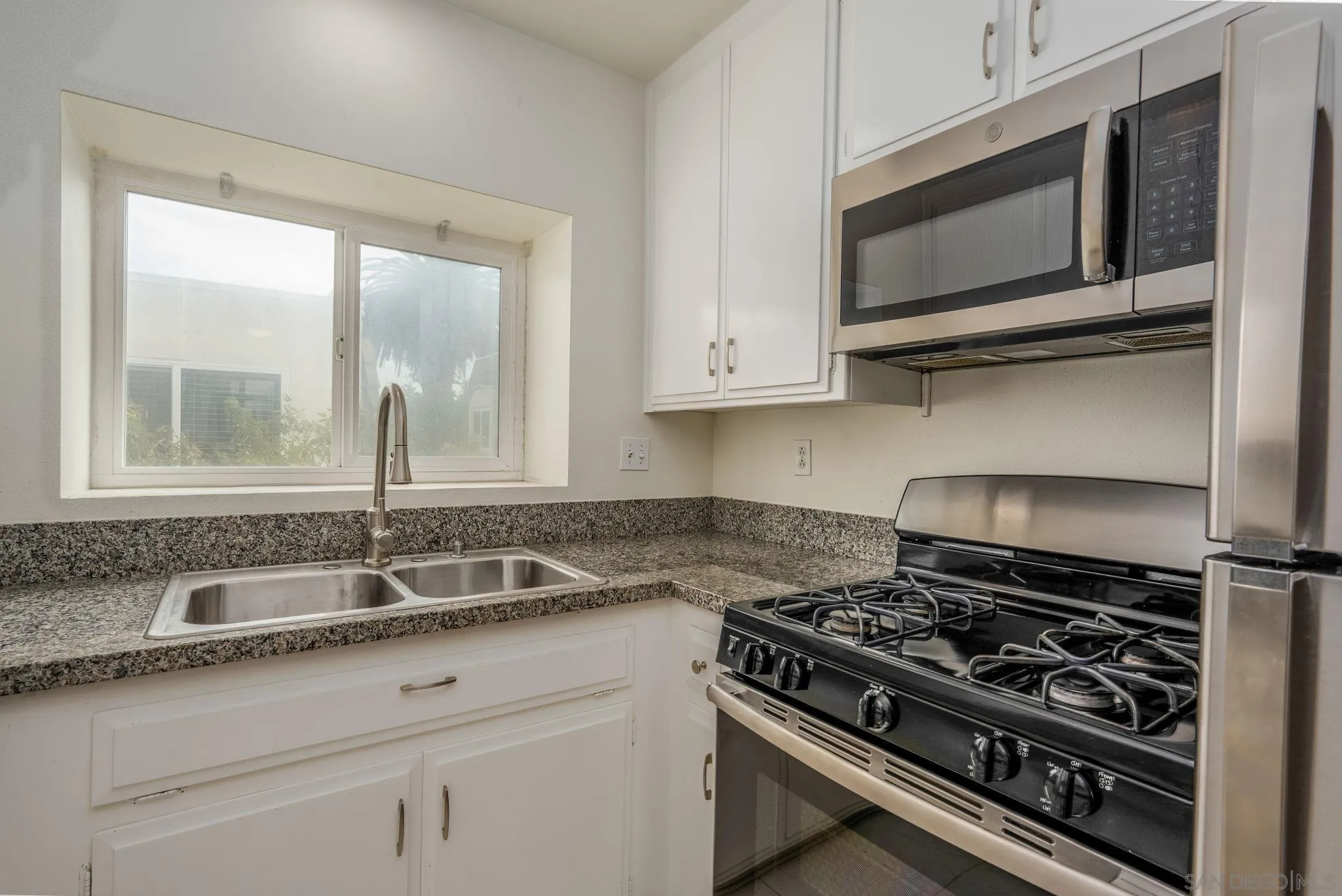 https://cdn.realtyfeed.com/cdn/127/250019574/37d0873b16ab9fbda77a72f42260cc26.webp
