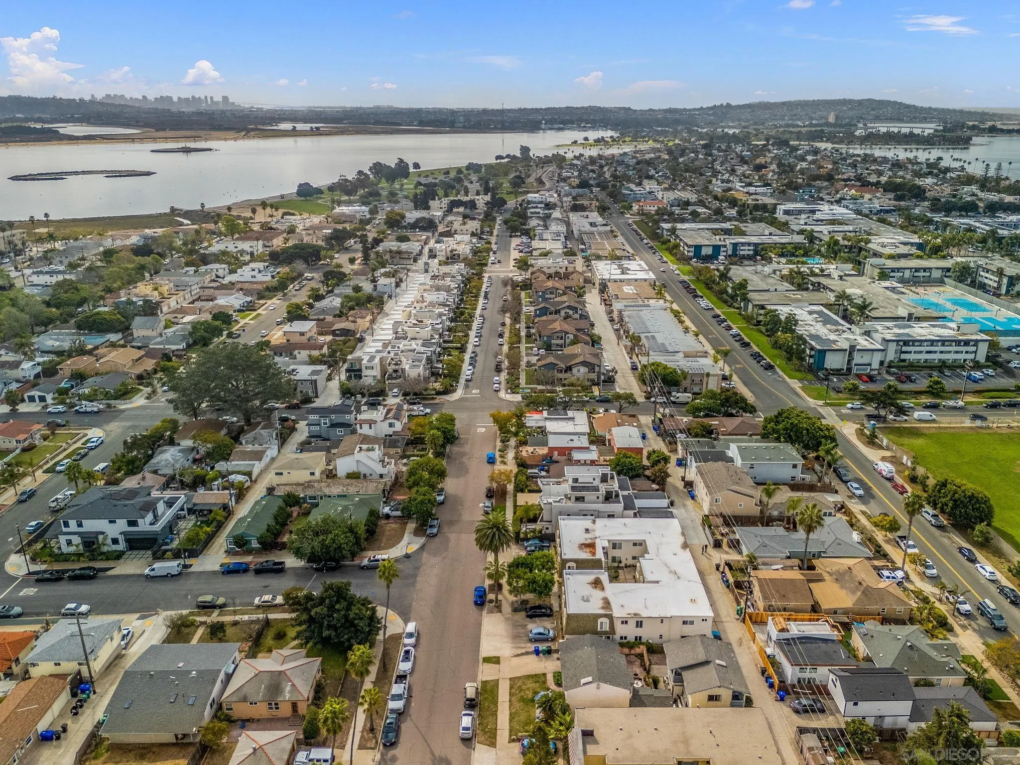 https://cdn.realtyfeed.com/cdn/127/250019574/4d5fb5d34174175eb8bcb45b98b5e11f.webp