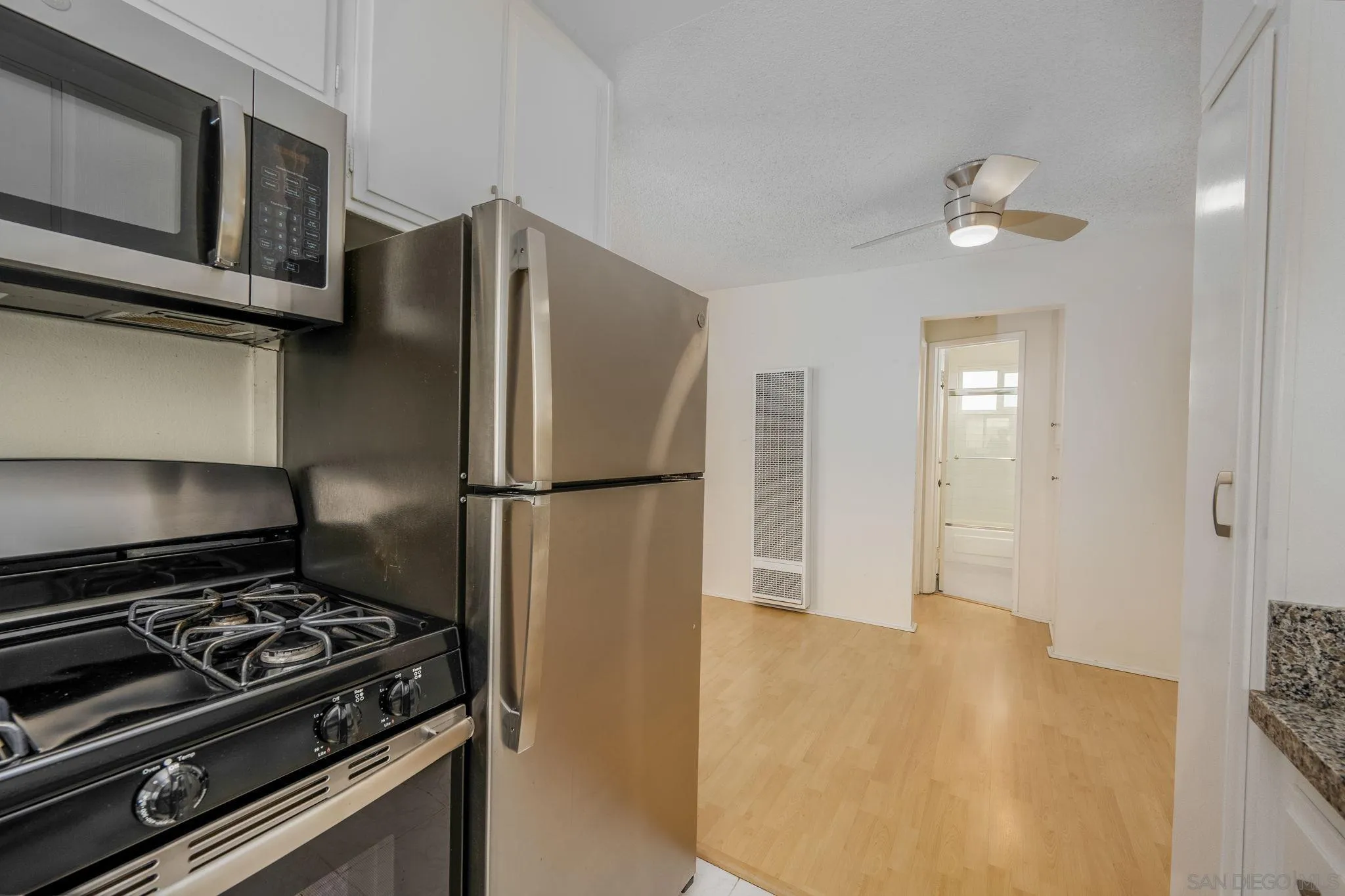https://cdn.realtyfeed.com/cdn/127/250019574/4f0b3bf6a40a809f07a50ee3169fd8f5.webp