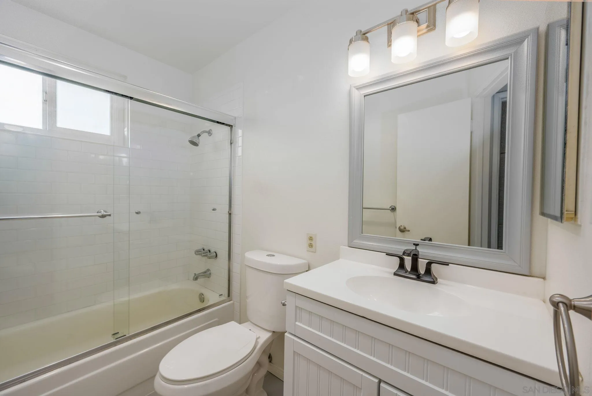 https://cdn.realtyfeed.com/cdn/127/250019574/d8da49e9a2dd5ead34dabc7fcca3e57b.webp