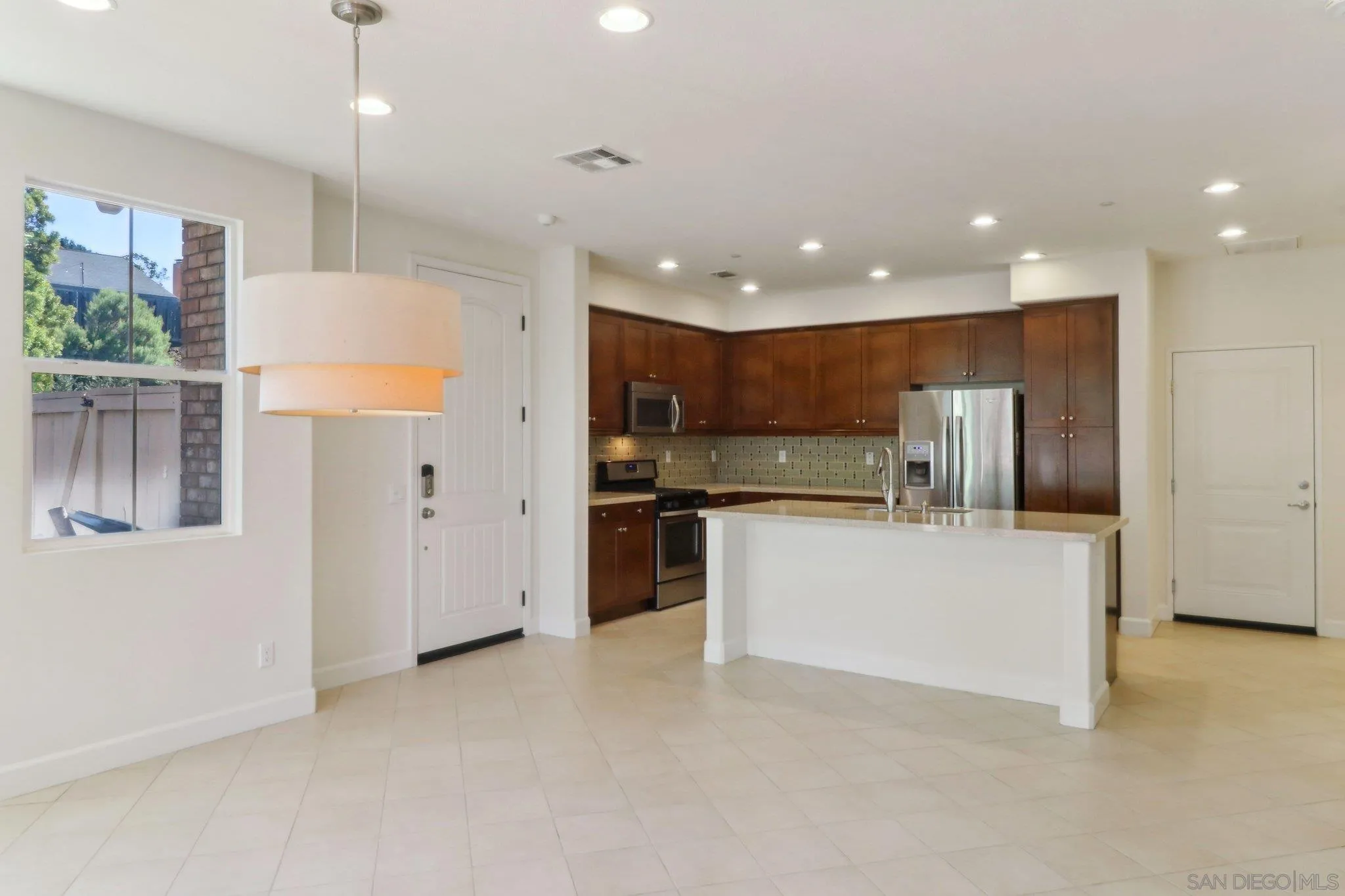 Photo #2: 250019600 Listing: Photo #2